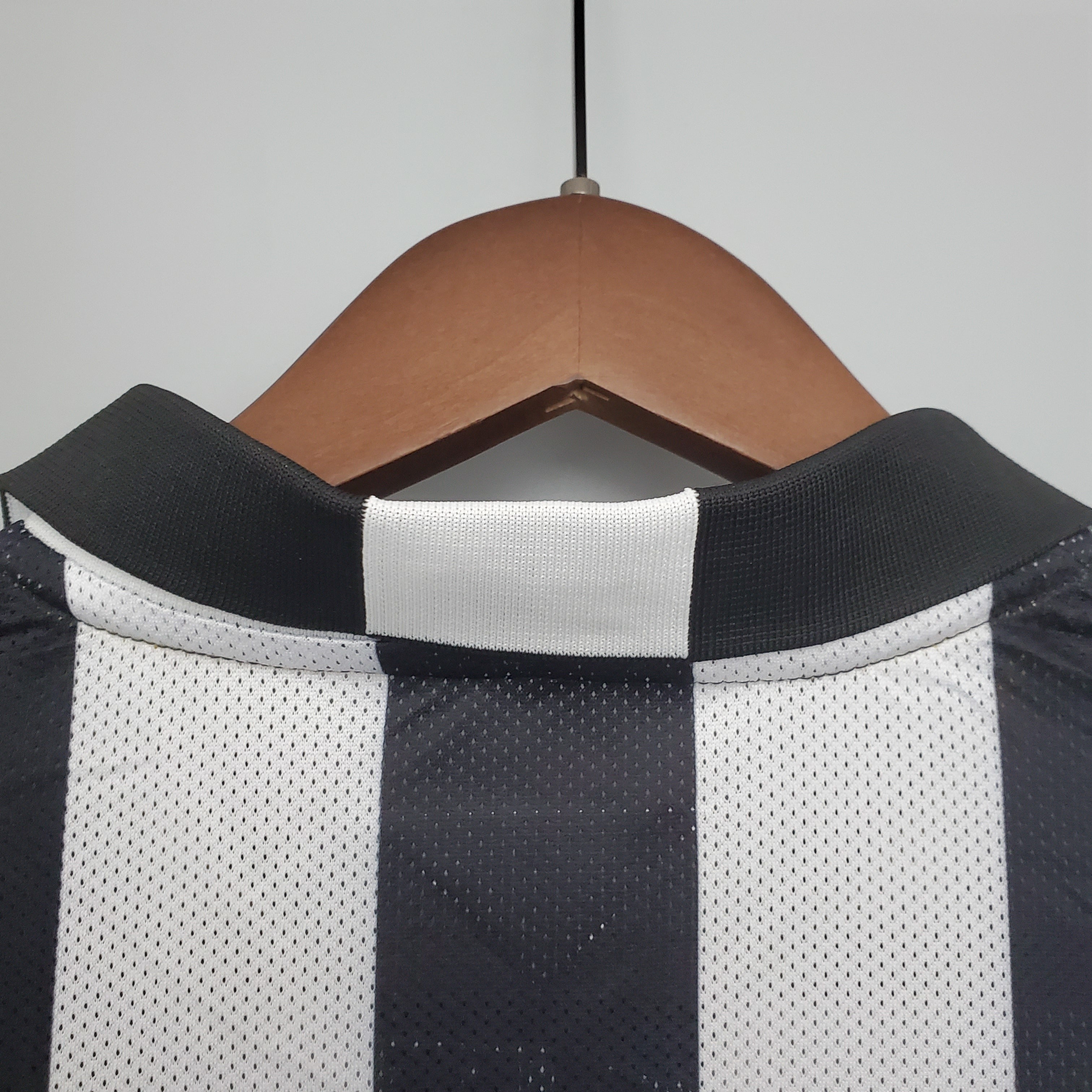 2010s Juventus Retro Football Shirt | Black White Home