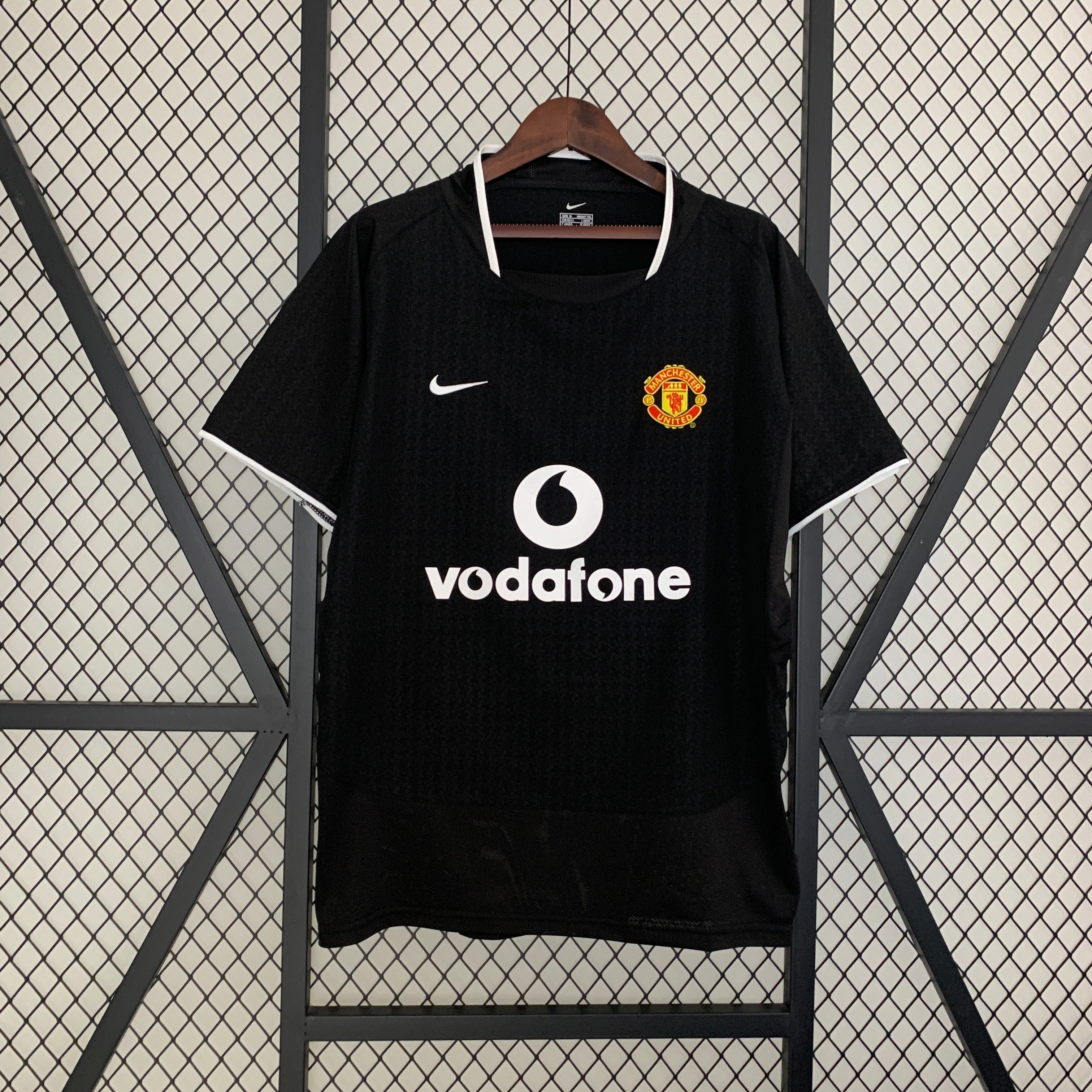 2000s Manchester United Retro Football Shirt | Black White Home