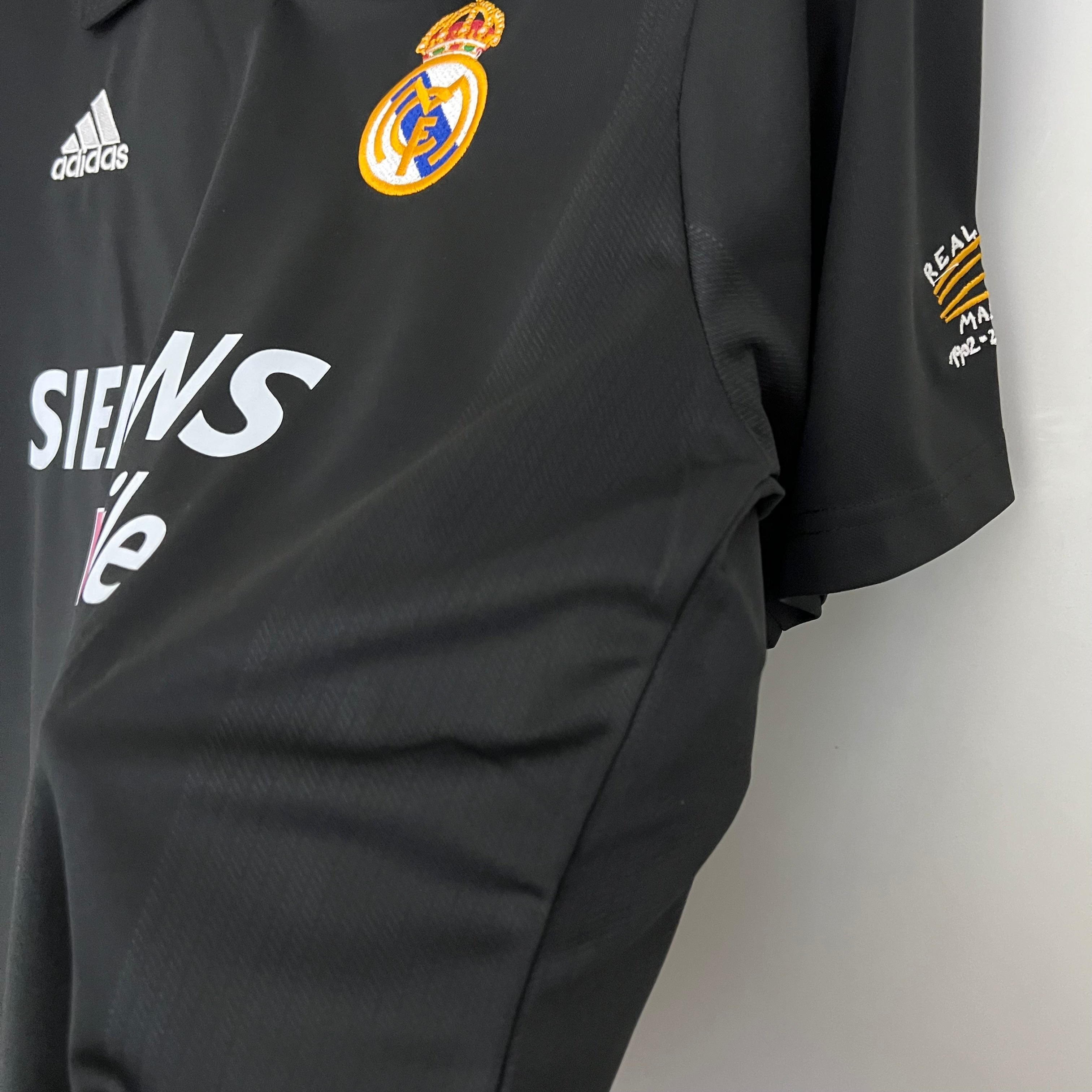 2000s Real Madrid Retro Football Shirt | Black White Home