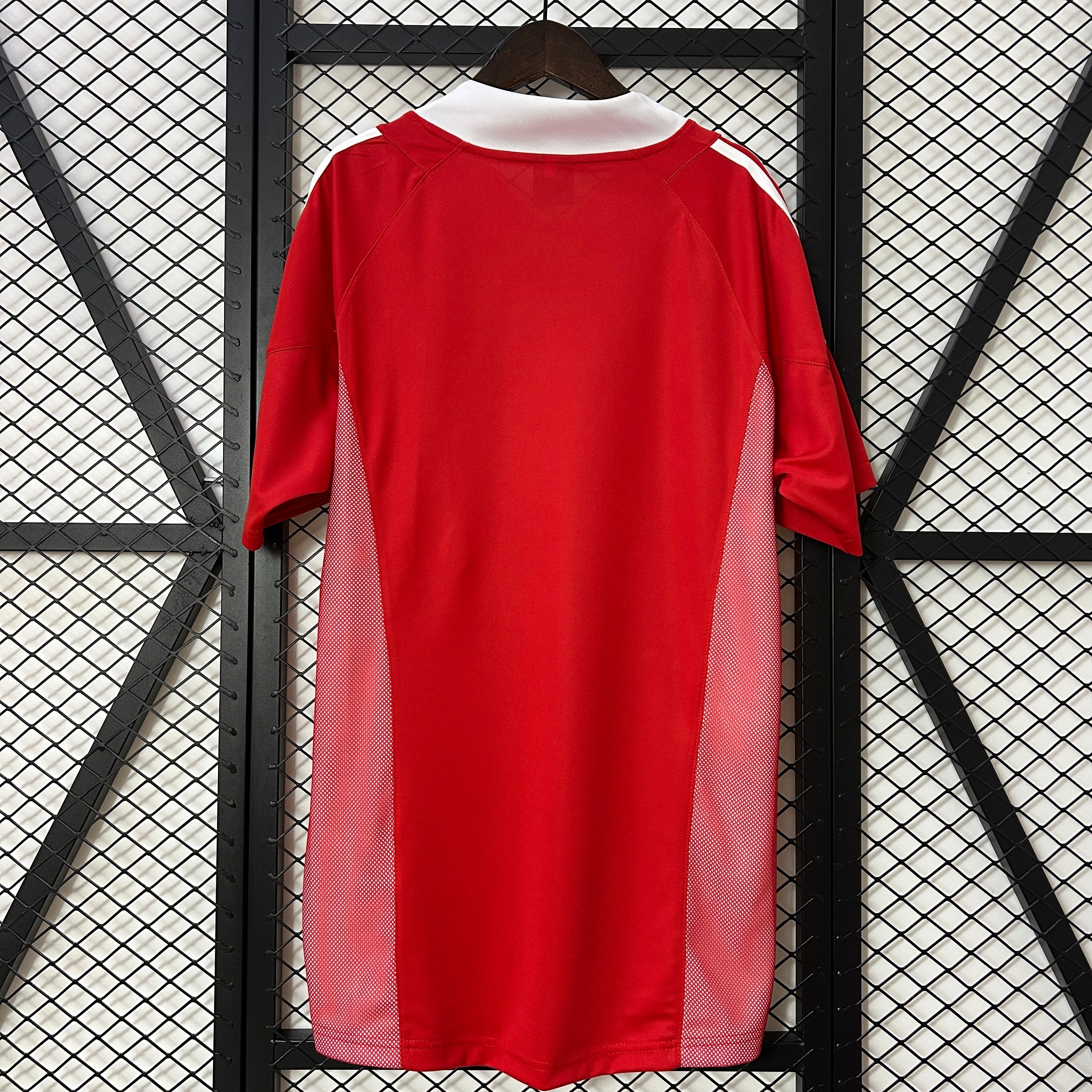 2000s Benfica Retro Football Shirt | Red White Home