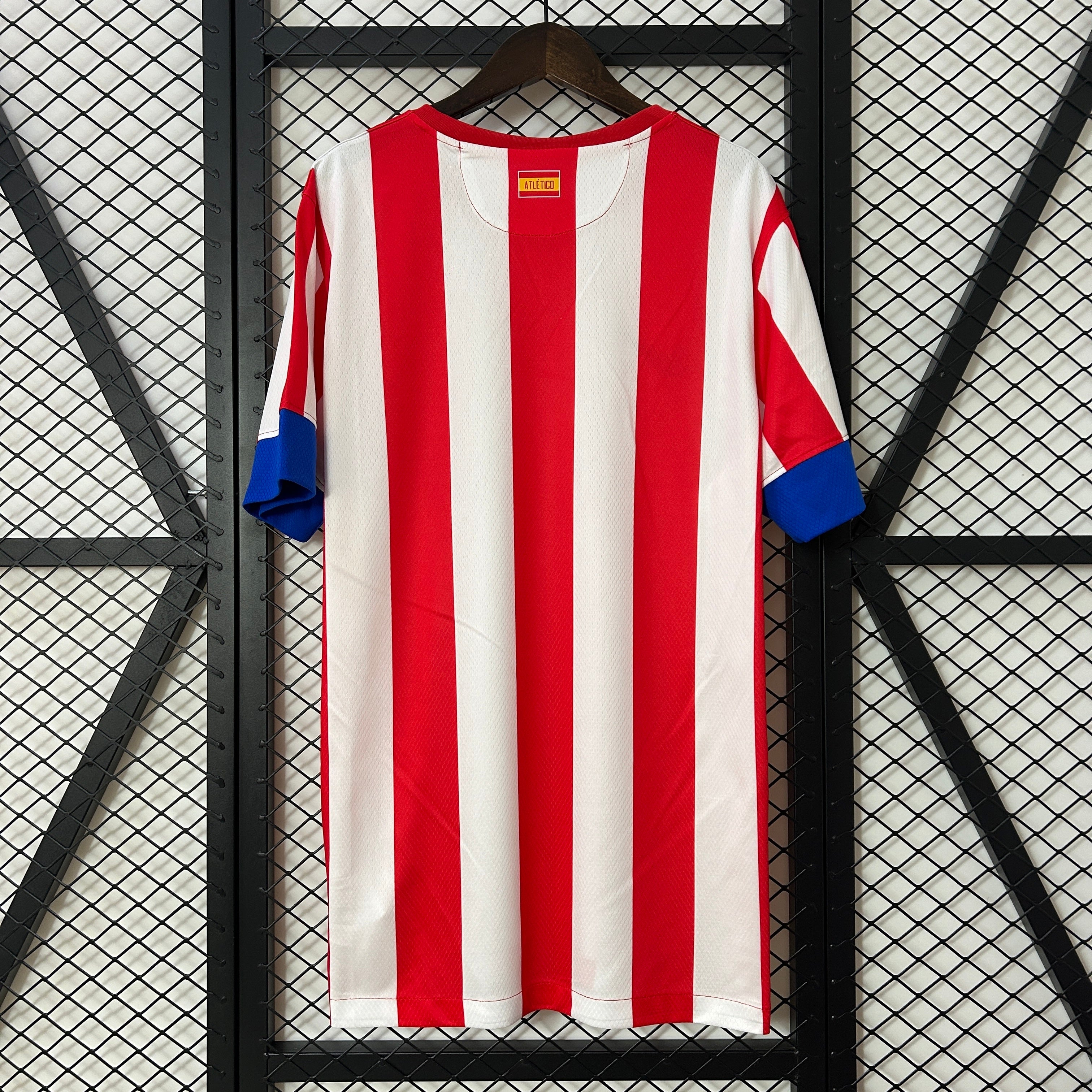 2000s Atletico Madrid Retro Football Shirt | Red White Home