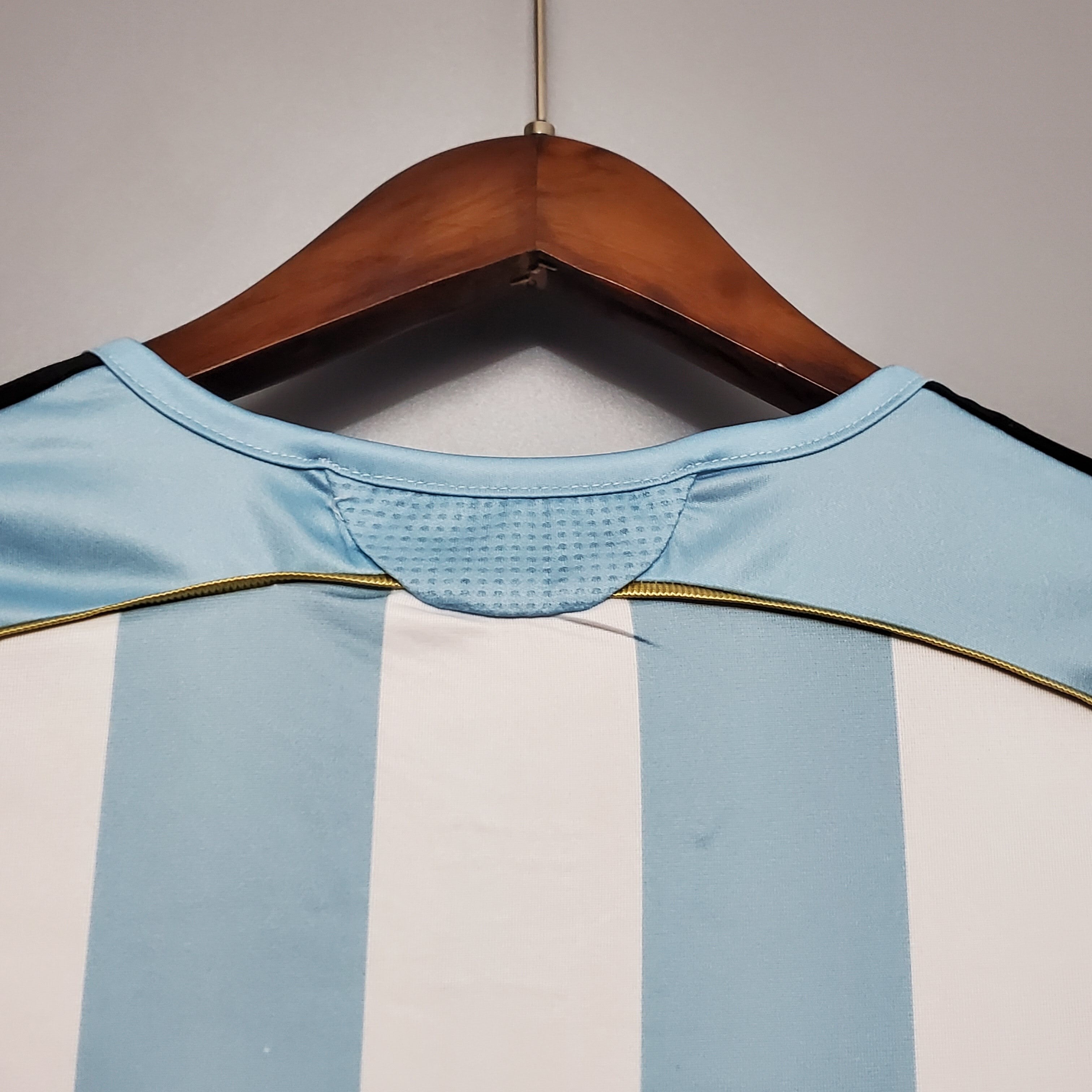 2000s Argentina Retro Football Shirt | Sky Blue White Home