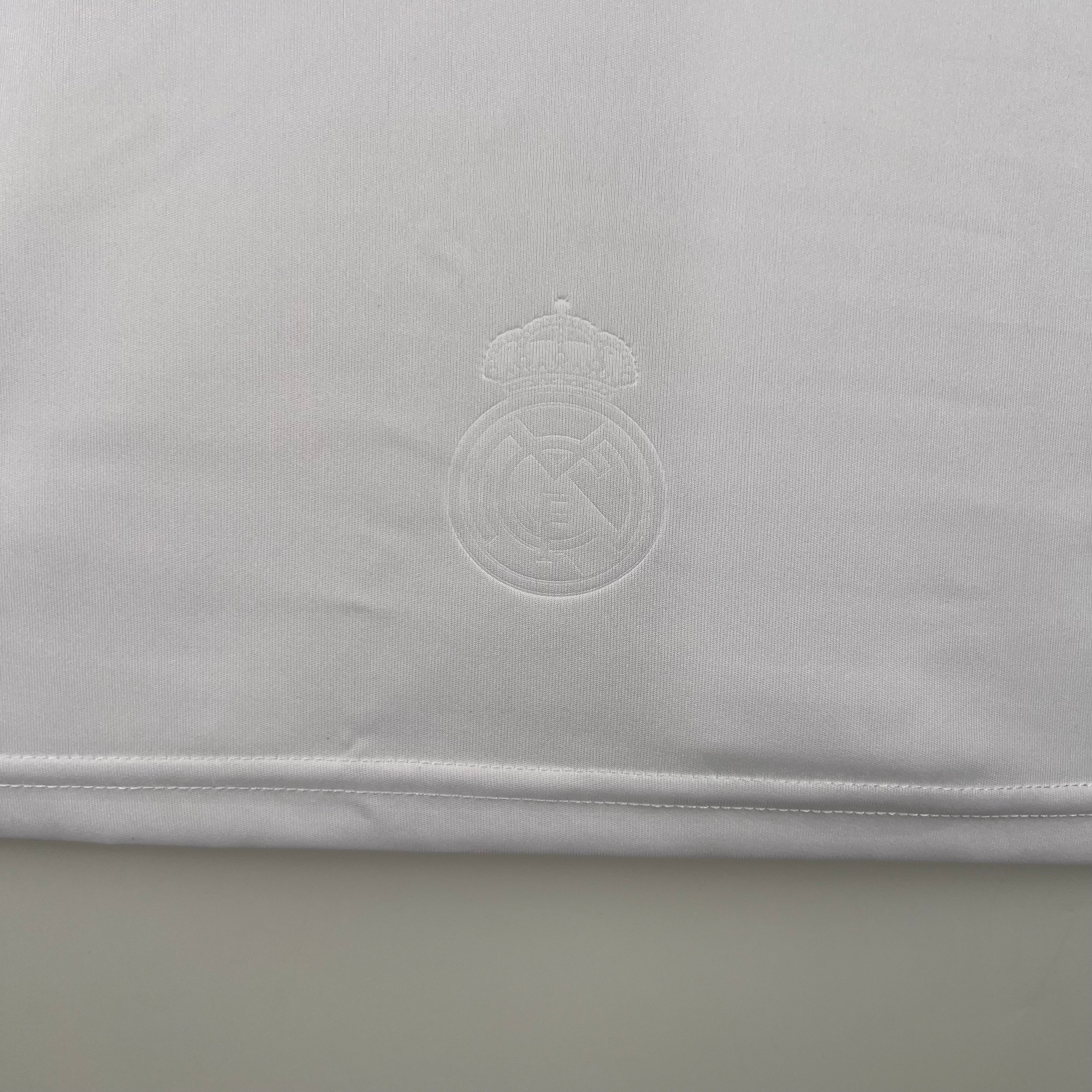 2000s Real Madrid Retro Football Shirt | White Black Home