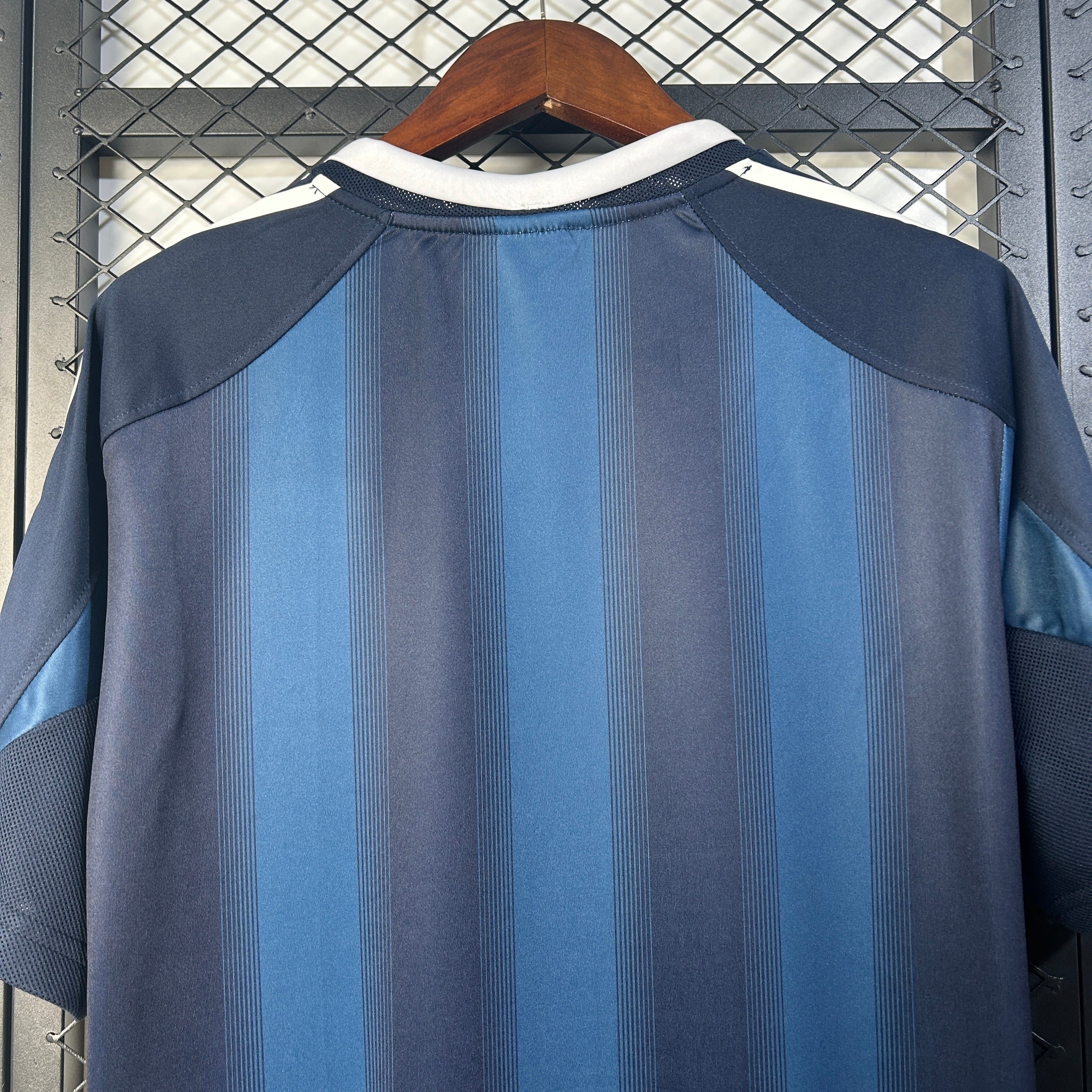 2000s Newcastle United Retro Football Shirt | Navy White Home