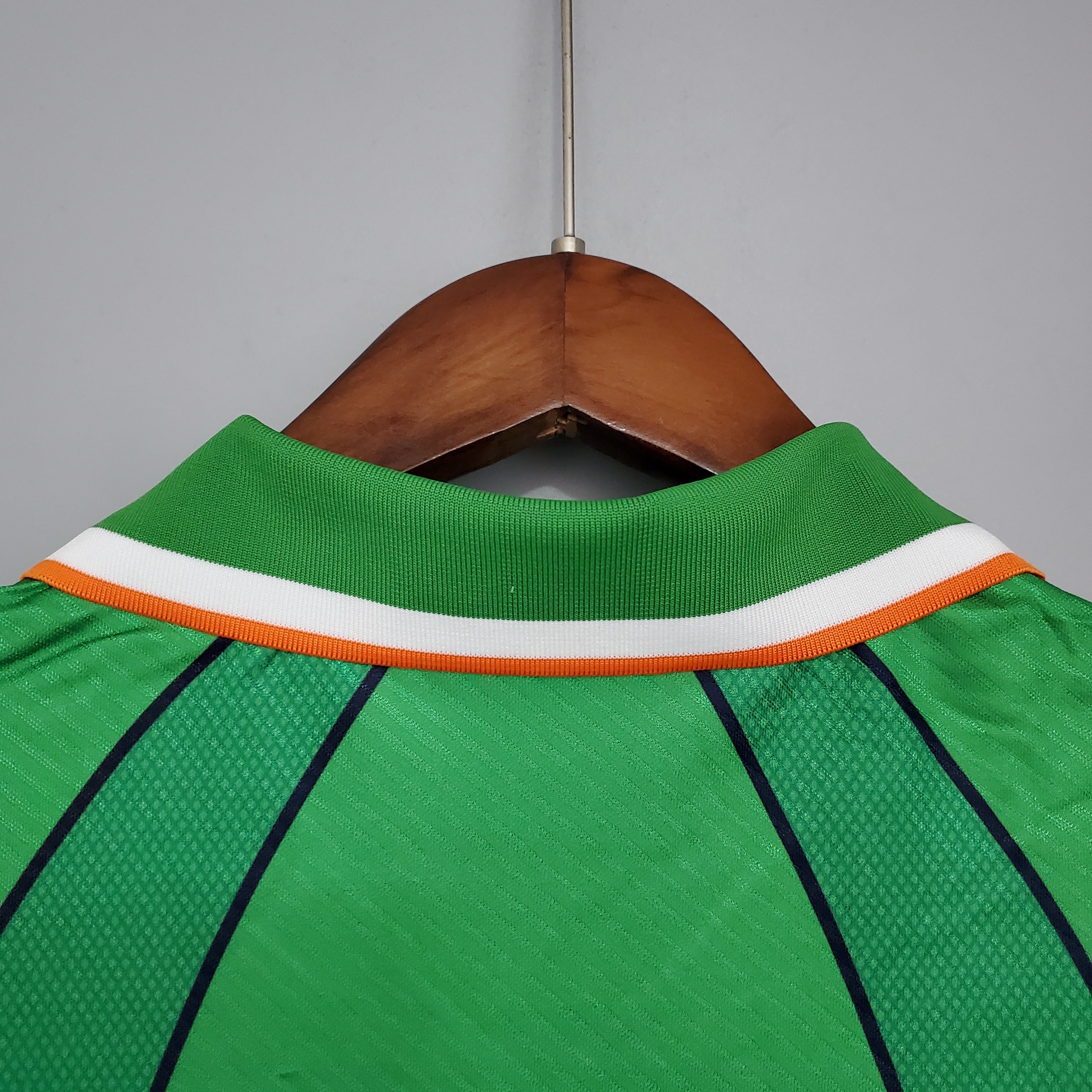 1990s Republic Of Ireland Retro Football Shirt | Green White Home