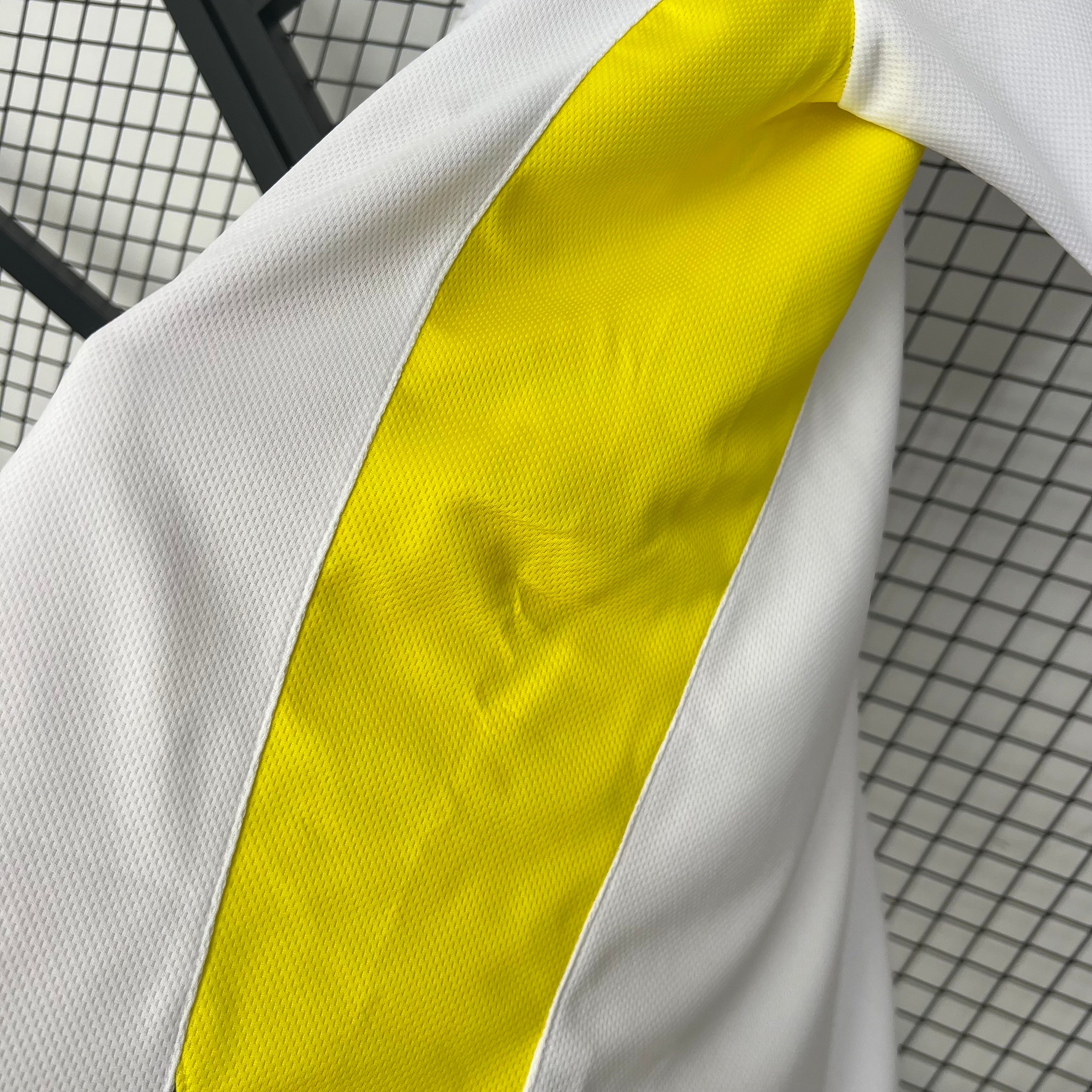 2000s Tottenham Hotspur Retro Football Shirt | White Yellow Home