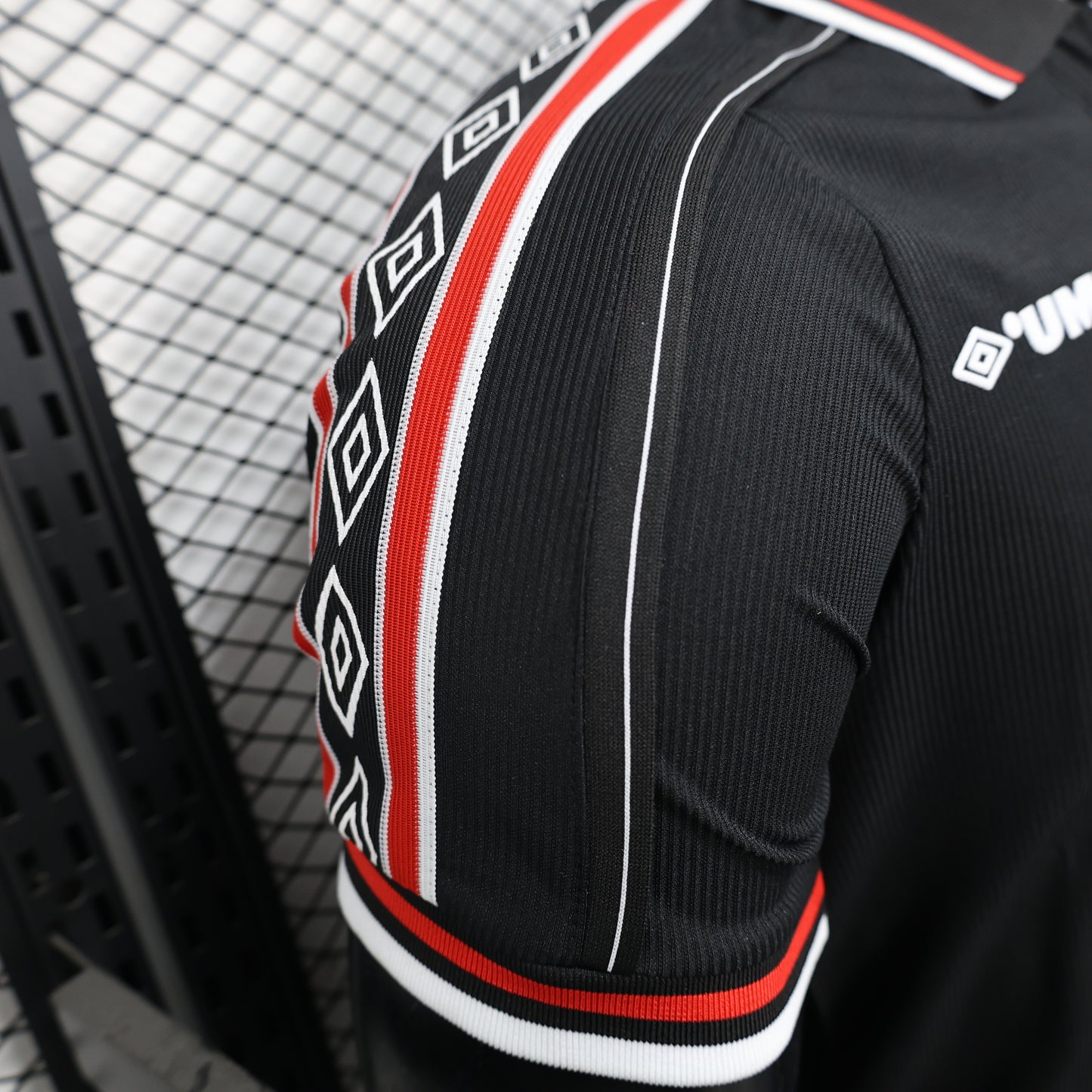 1990s Manchester United Retro Football Shirt | Black Red Home