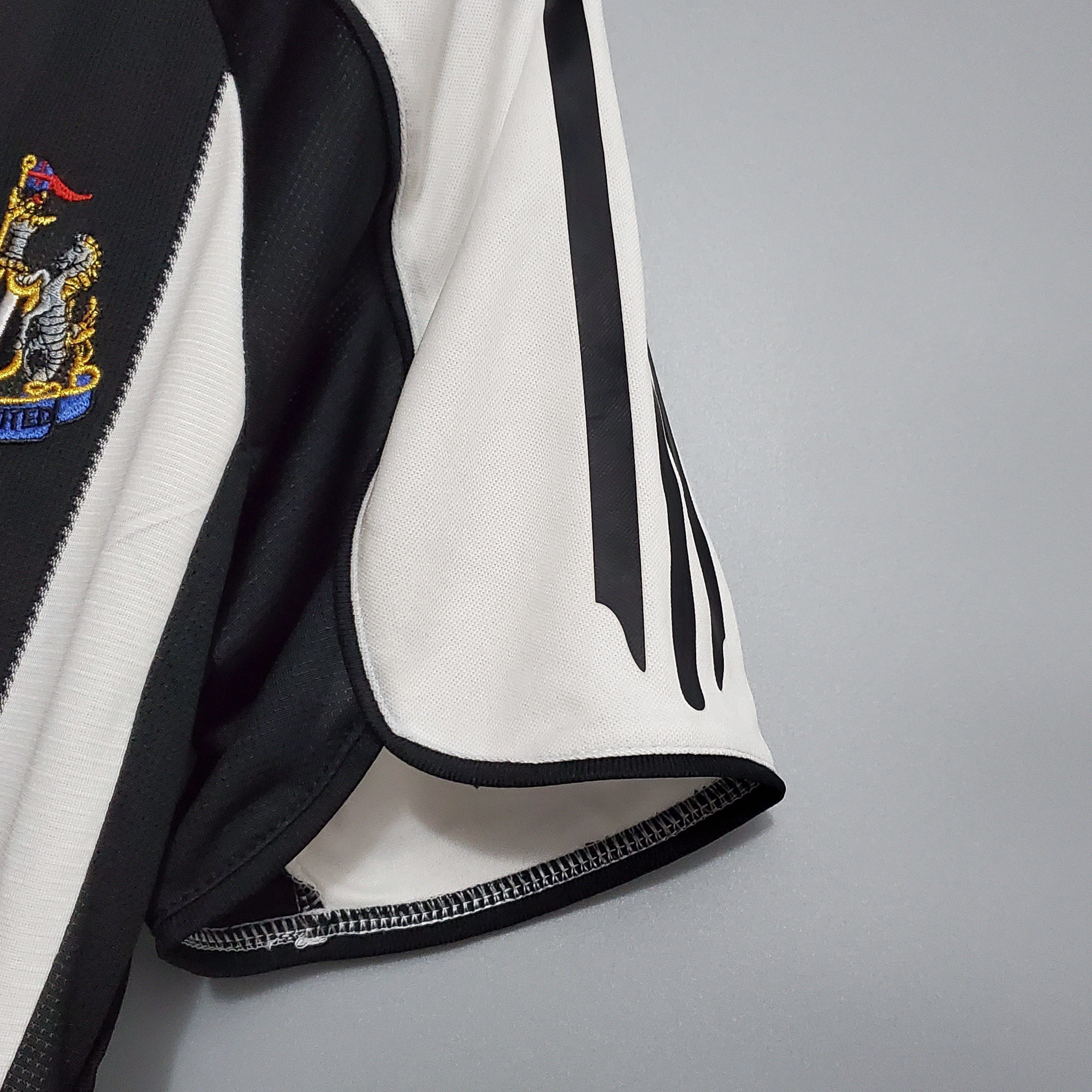 2000s Newcastle United Retro Football Shirt | Black White Home