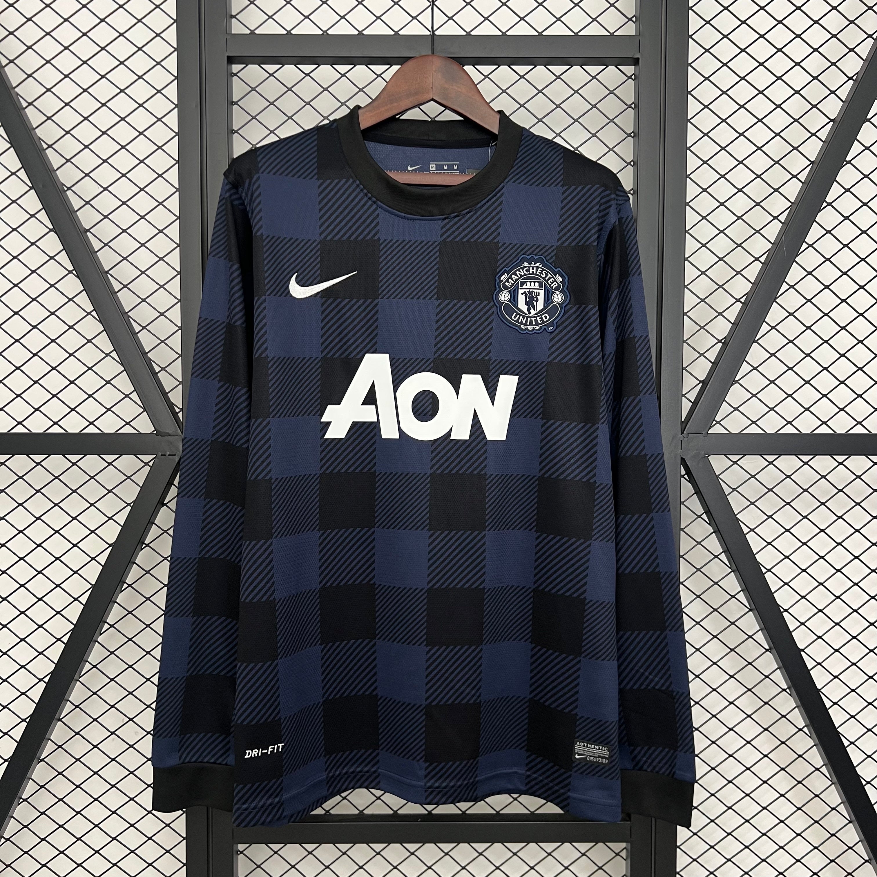 2010s Manchester United Retro Football Shirt | Navy Black Third