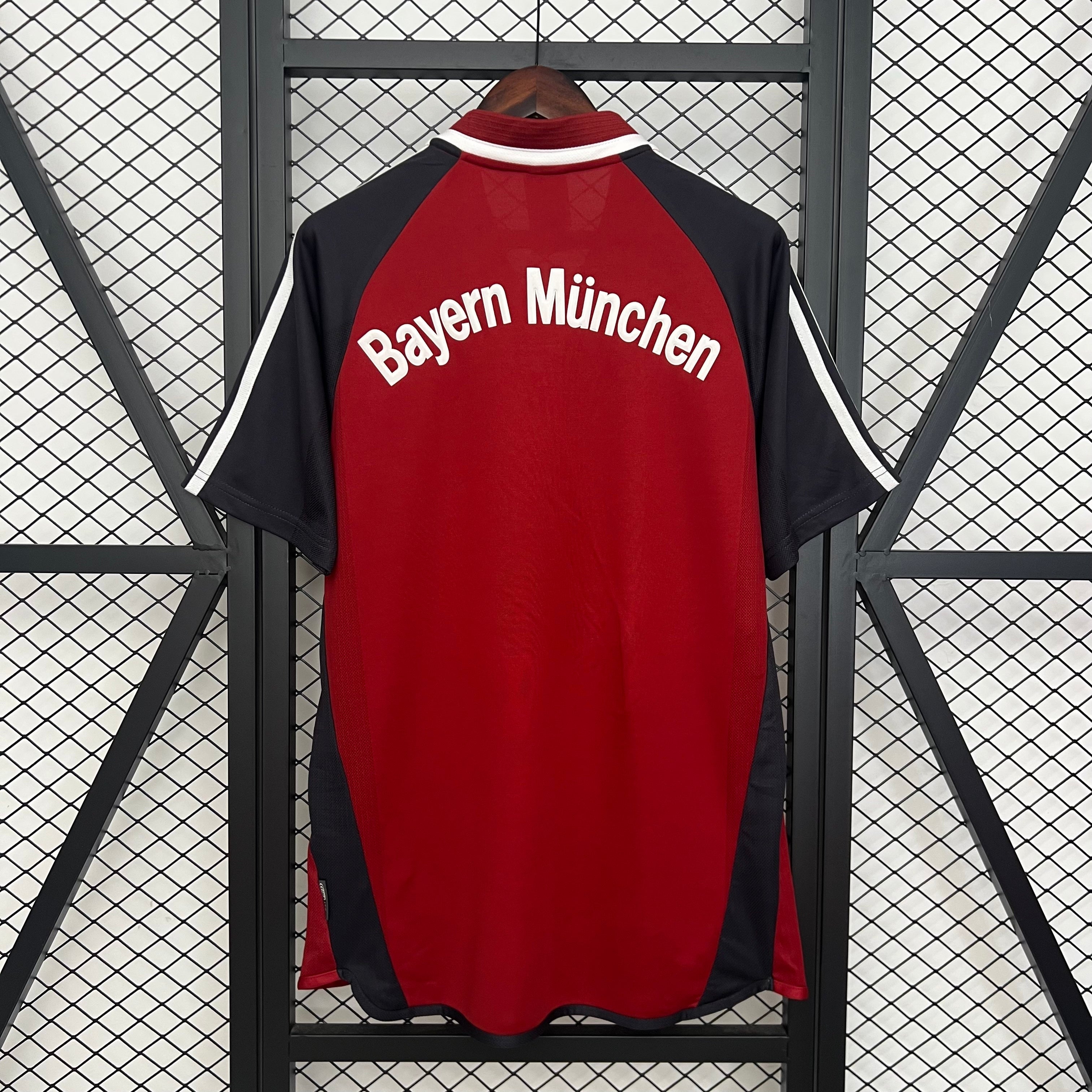 1990s Bayern Munchen Retro Football Shirt | Red Black Home