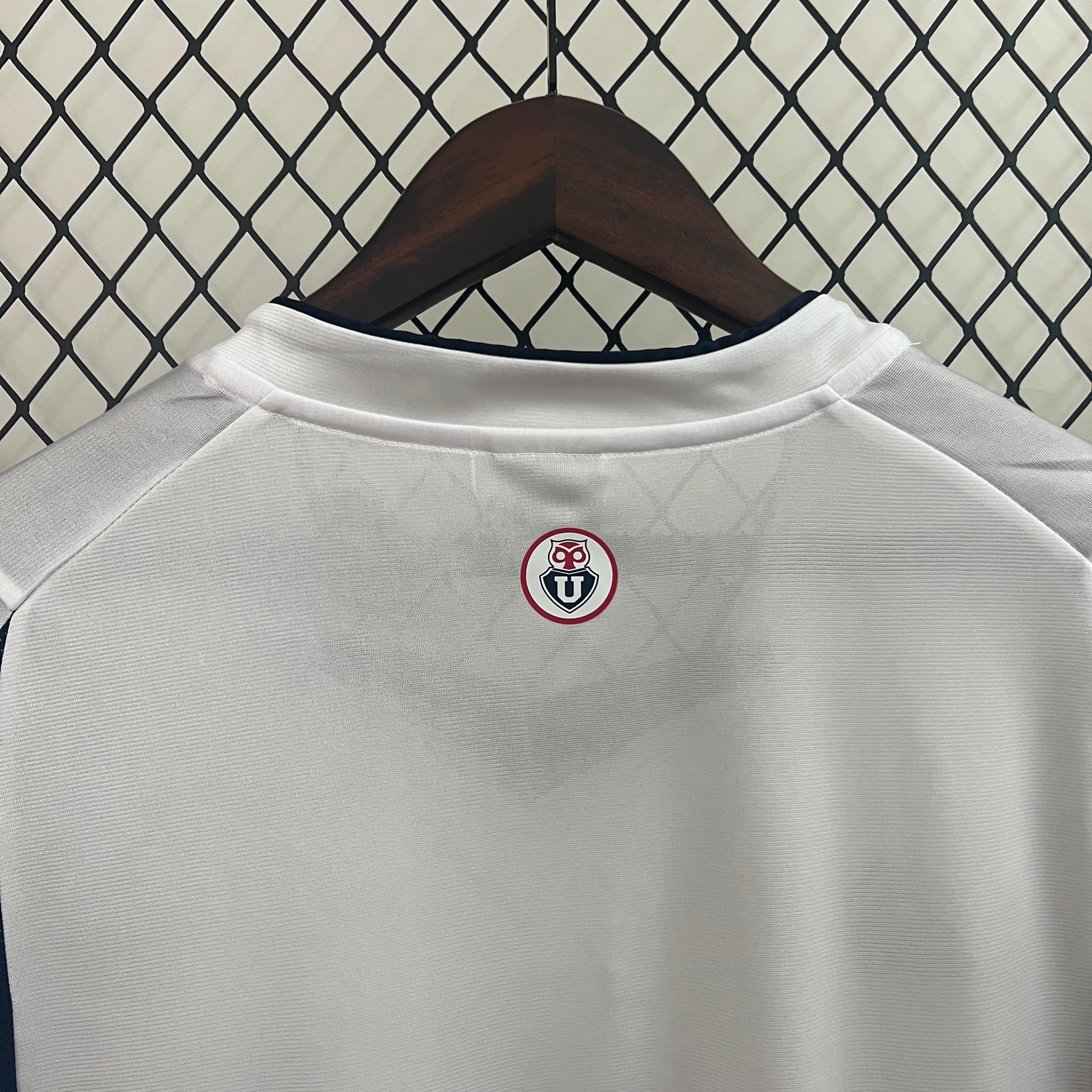 2000s Universidad De Chile Retro Football Shirt | White Navy Third