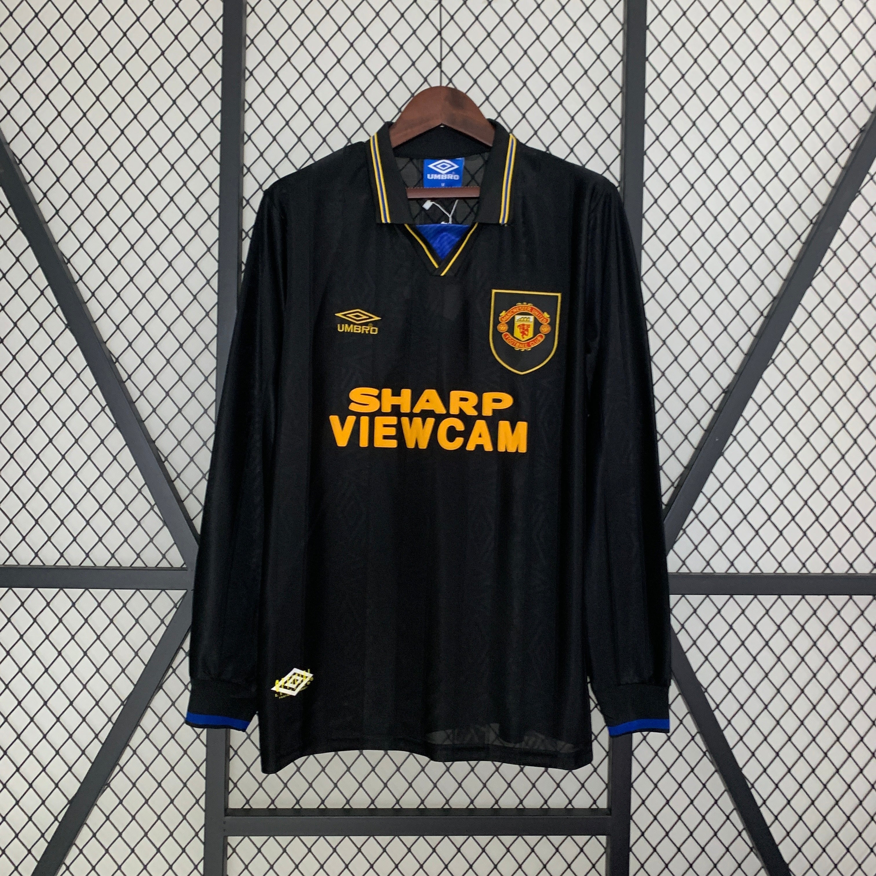 1990s Manchester United Retro Football Shirt | Black Yellow Home