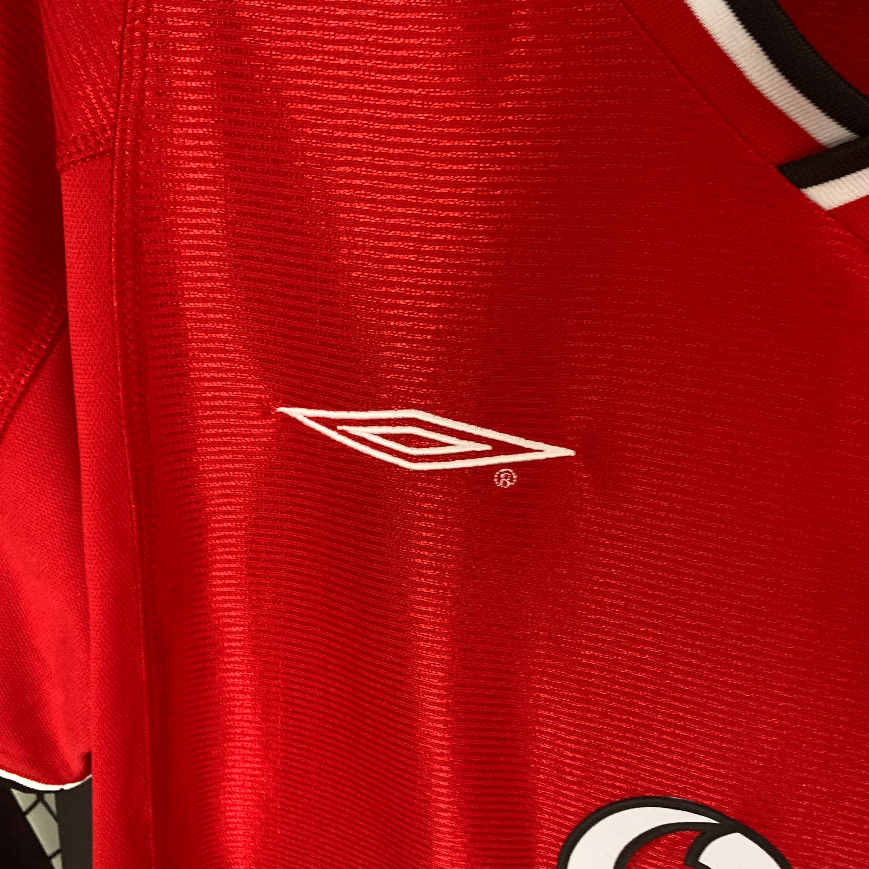 2000s Manchester United Retro Football Shirt | Red White Home