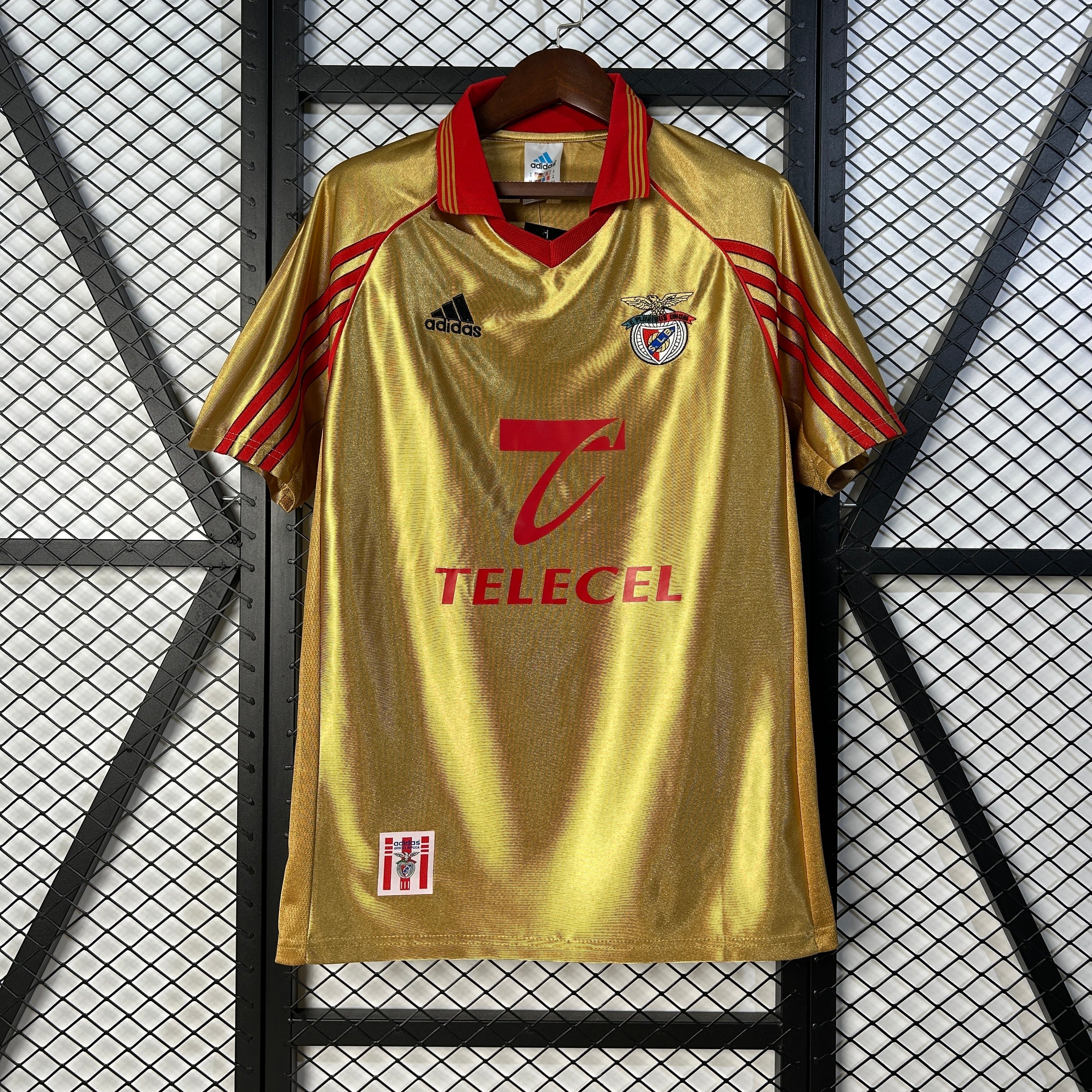 1990s Benfica Retro Football Shirt | Gold Red Home