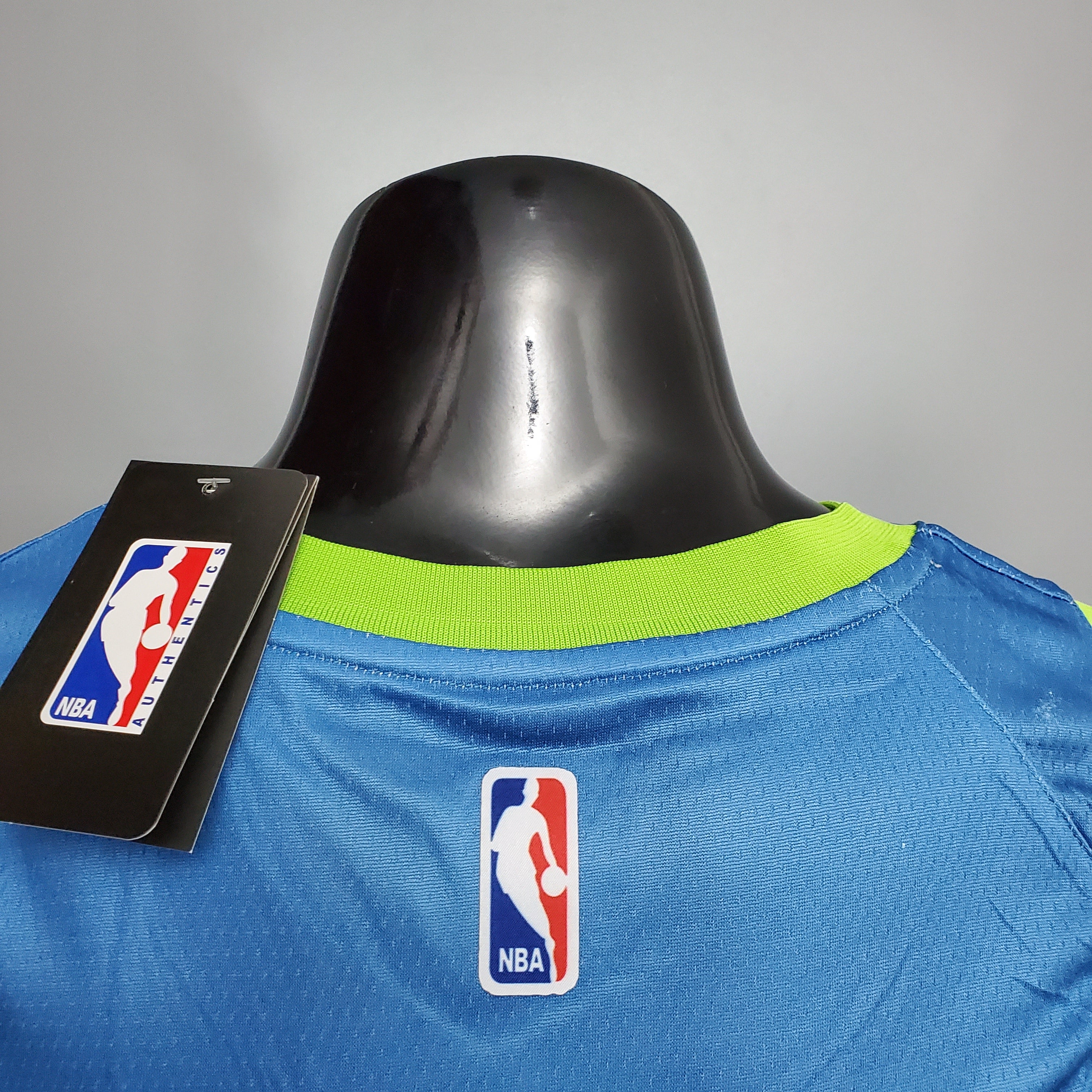 2023 Dallas Mavericks Dončić #77 Swingman Edition Jersey