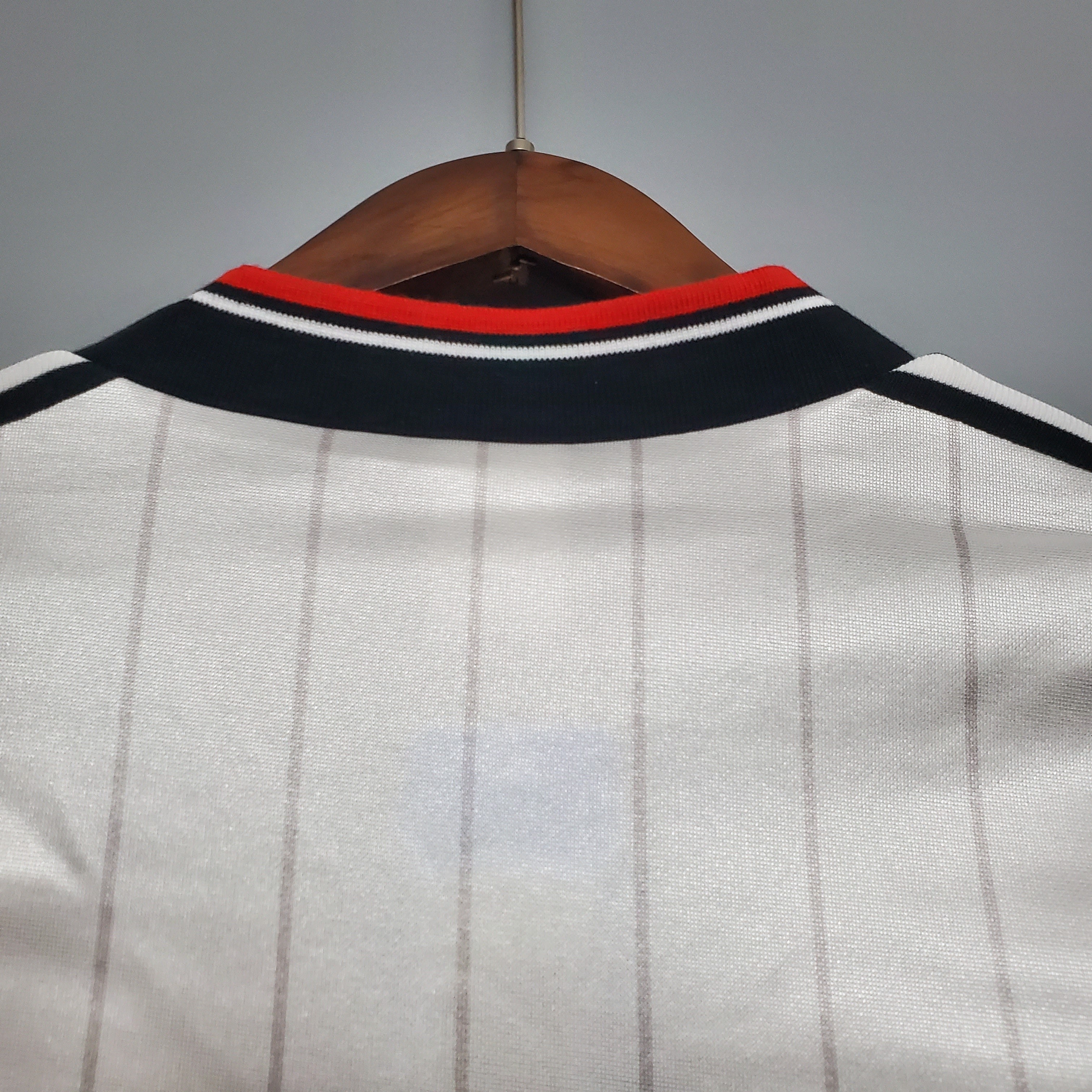 1980s Manchester United Retro Football Shirt | White Black Home