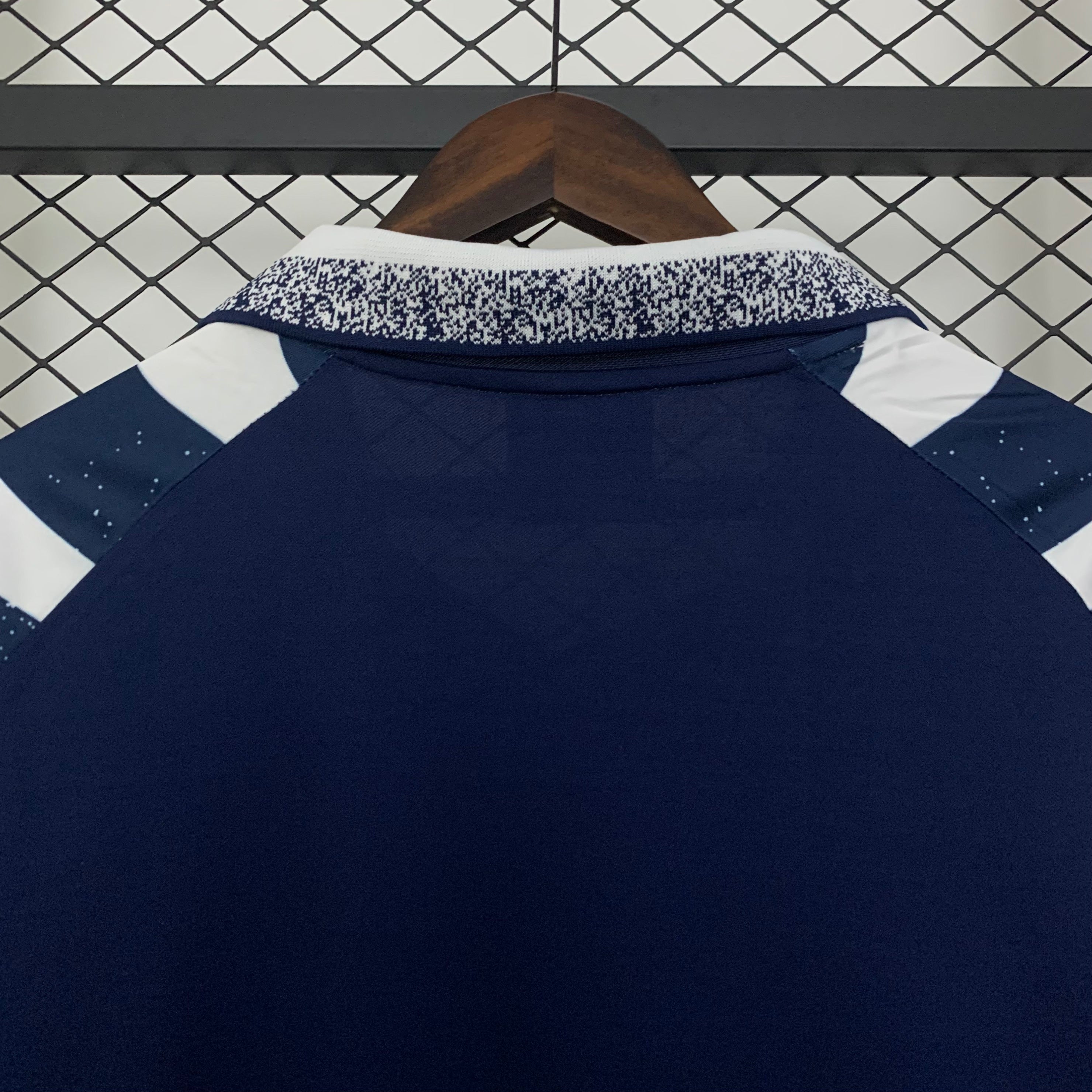 1990s Real Sociedad Retro Football Shirt | Navy White Home