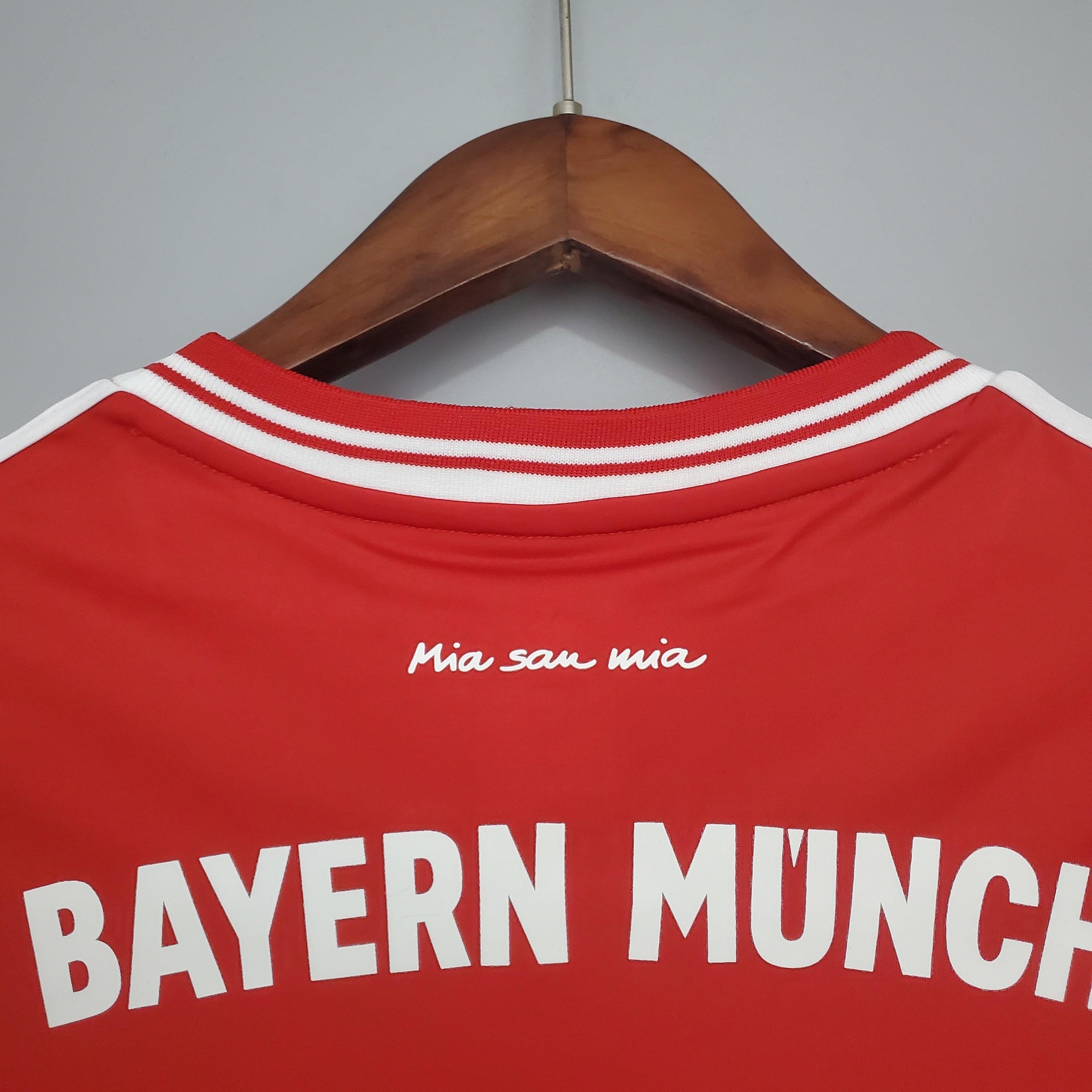 2010s Bayern Munchen Retro Football Shirt | Red White Home