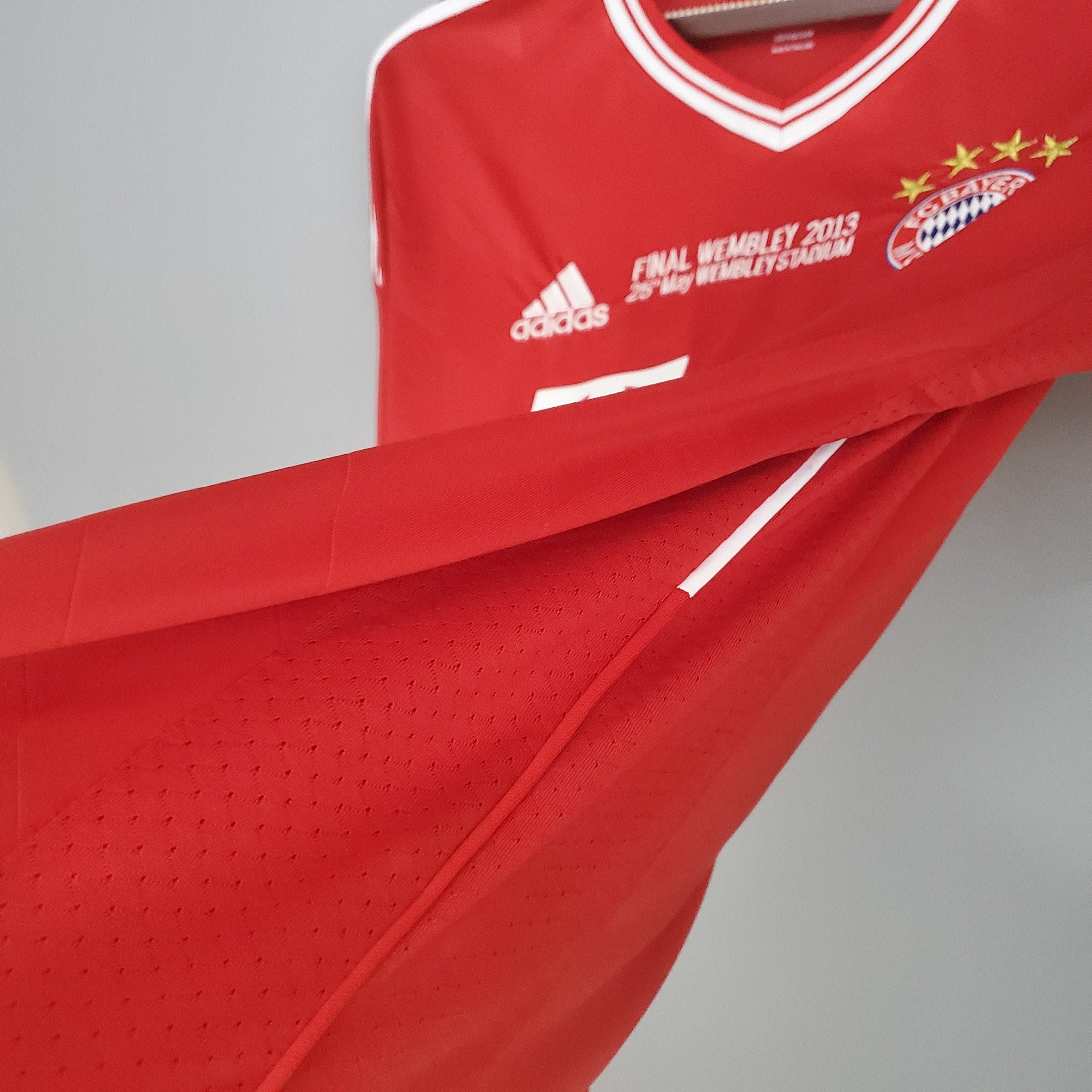 2010s Bayern Munchen Retro Football Shirt | Red White Home