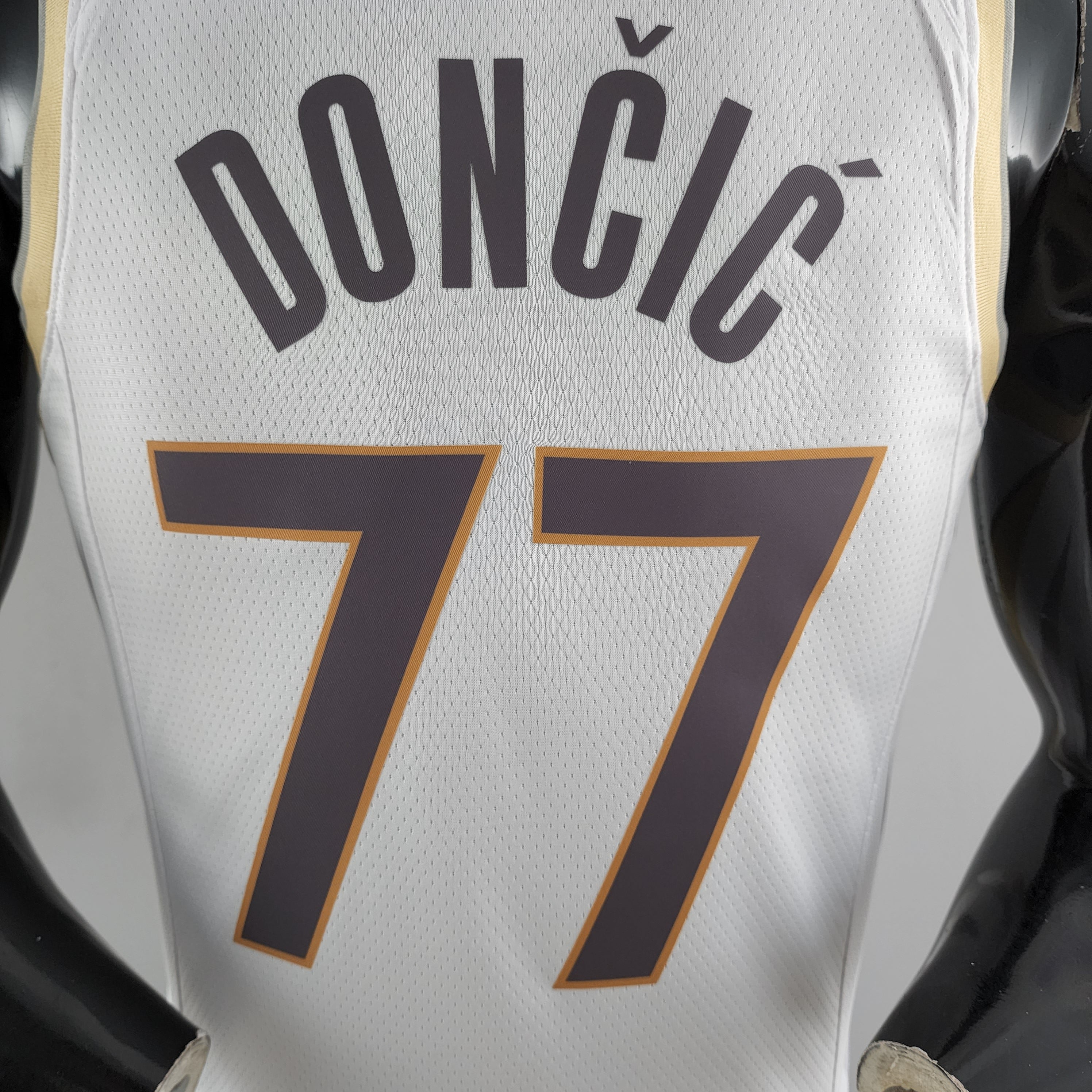 2023 Dallas Dončić #77 City Edition Jersey
