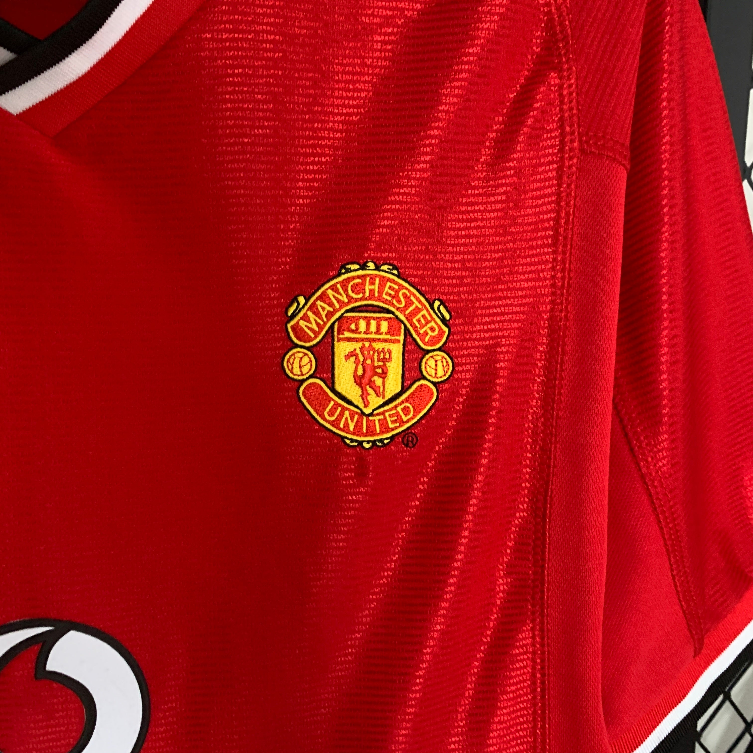 2000s Manchester United Retro Football Shirt | Red White Home