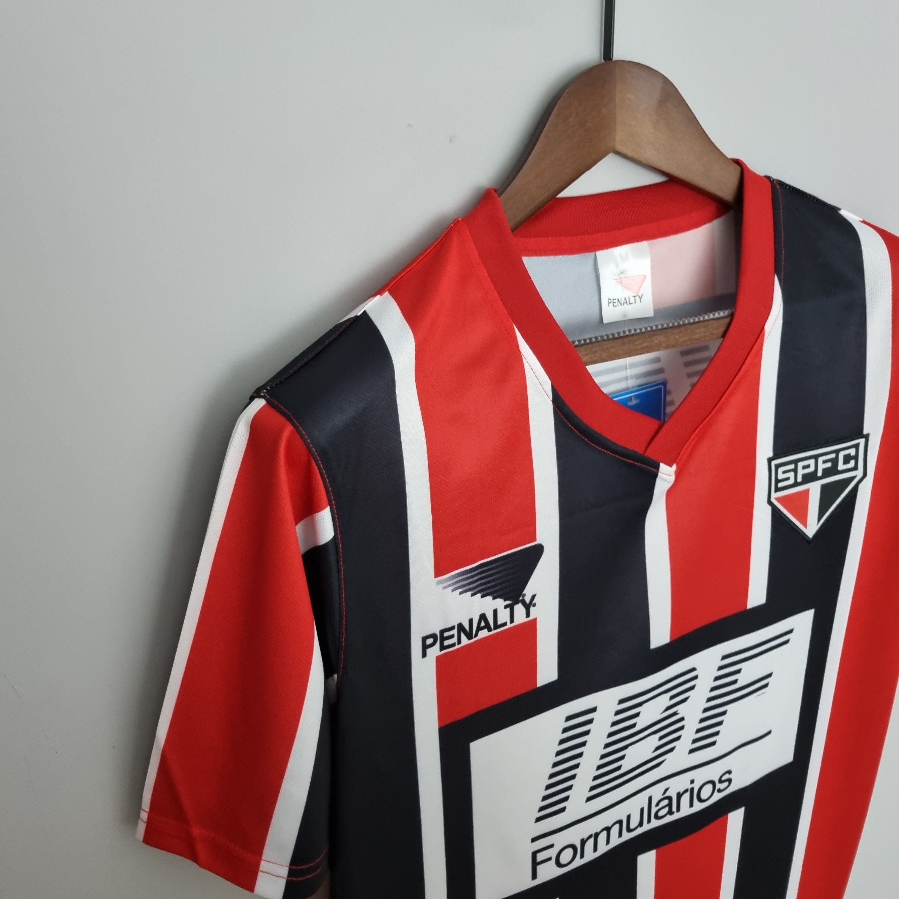 1990s Sao Paulo Retro Football Shirt | Red Black Home