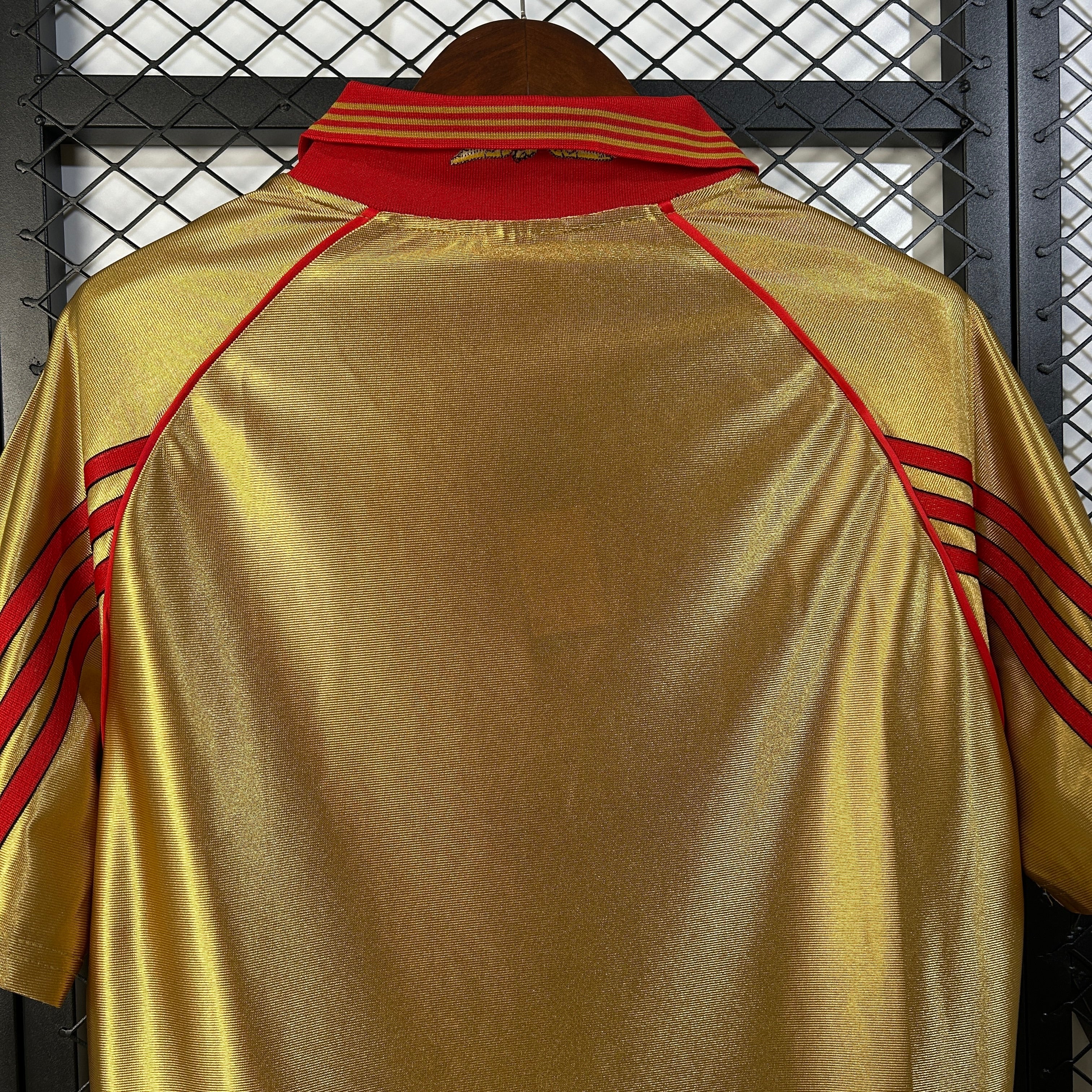 1990s Benfica Retro Football Shirt | Gold Red Home