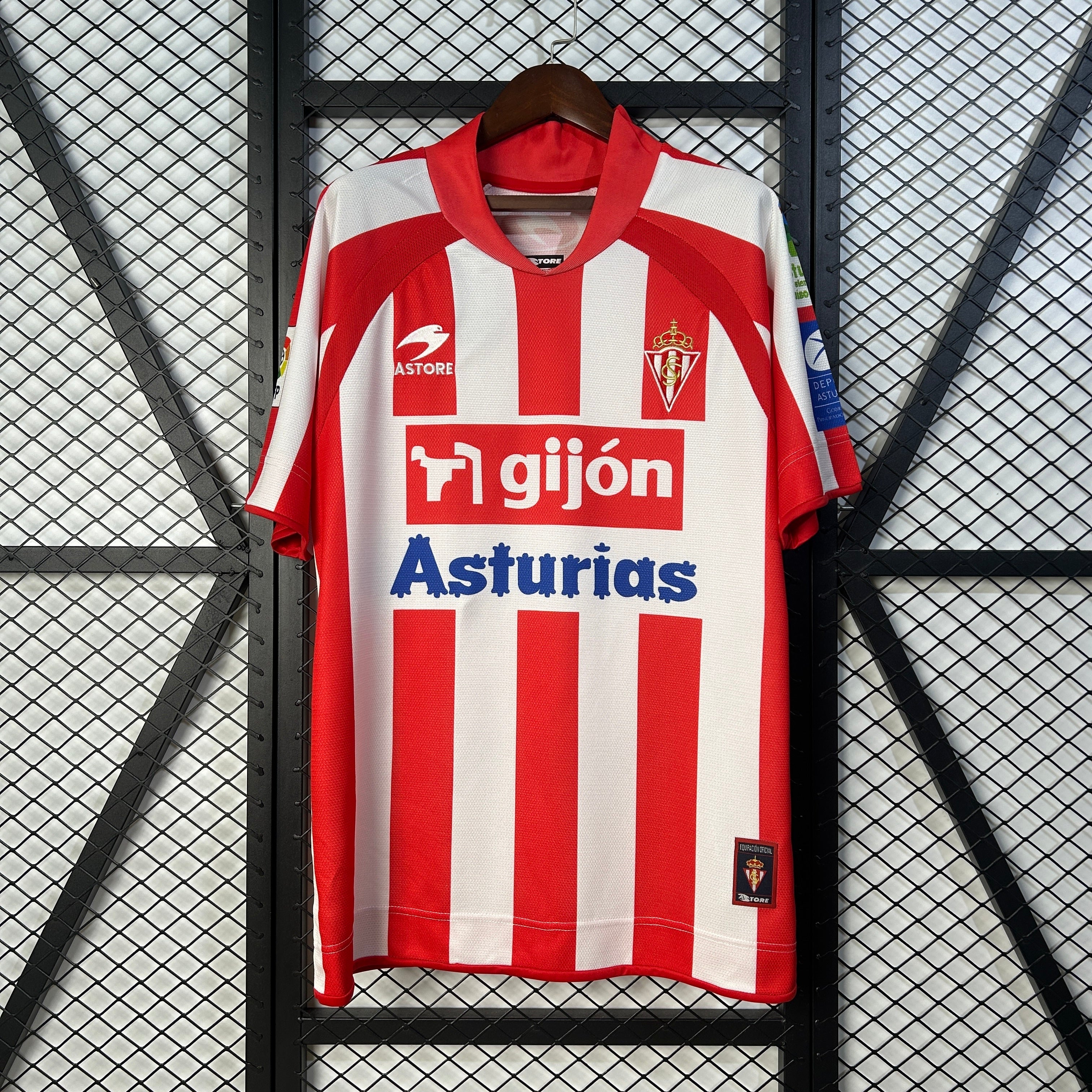 2000s Sporting Gijon Retro Football Shirt | Red White Home