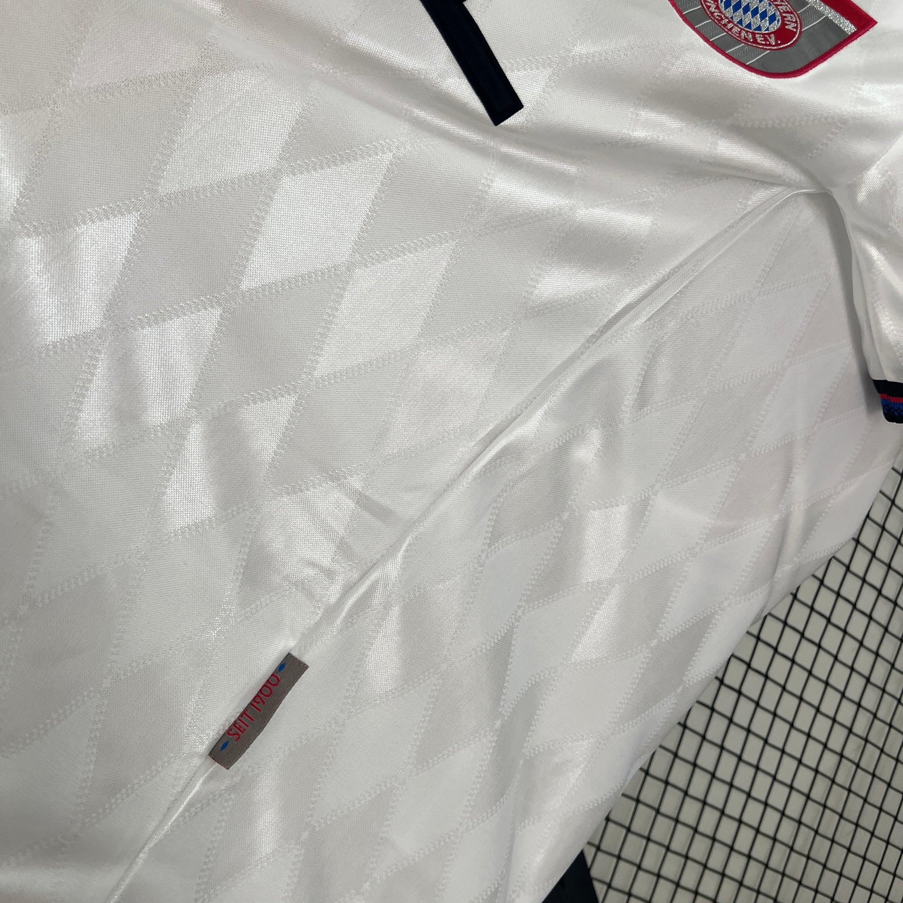 1990s Bayern Munich Retro Football Shirt | White Red Blue Home