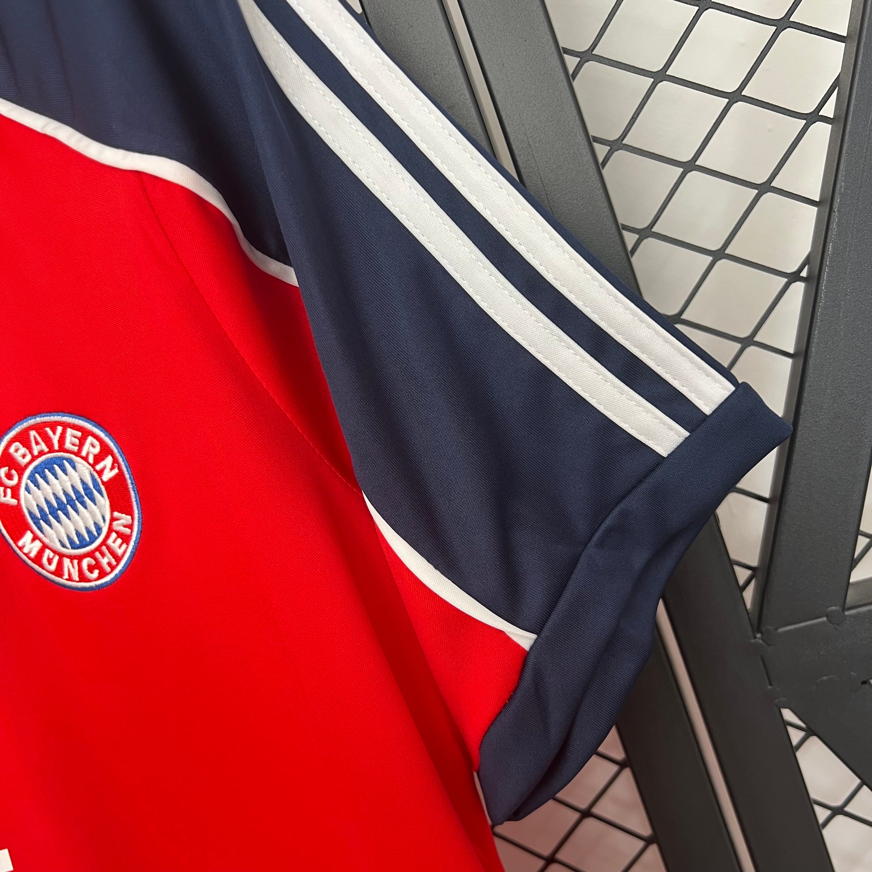 1990s Bayern Munchen Retro Football Shirt | Red Navy Home