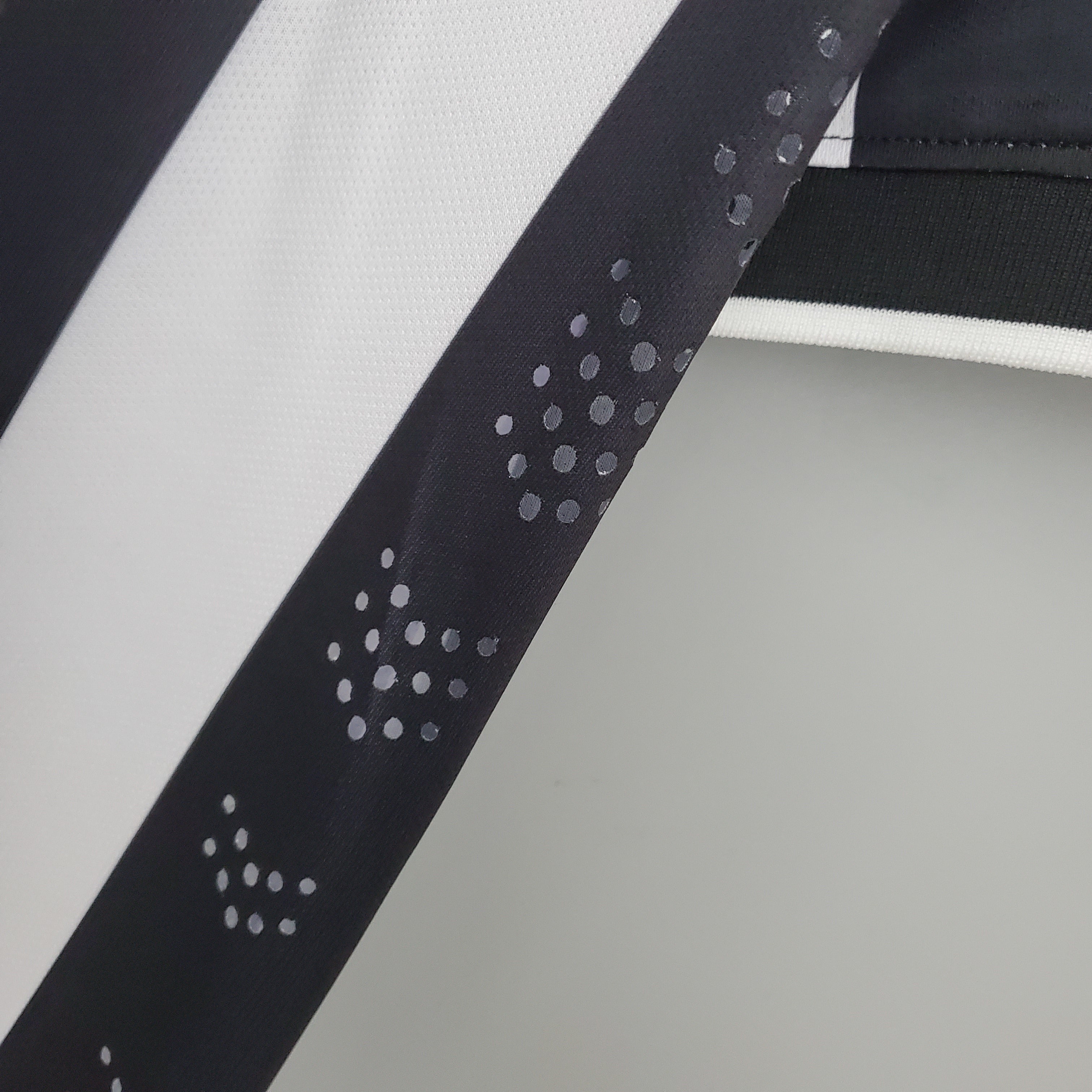 2010s Juventus Retro Football Shirt | Black White Home