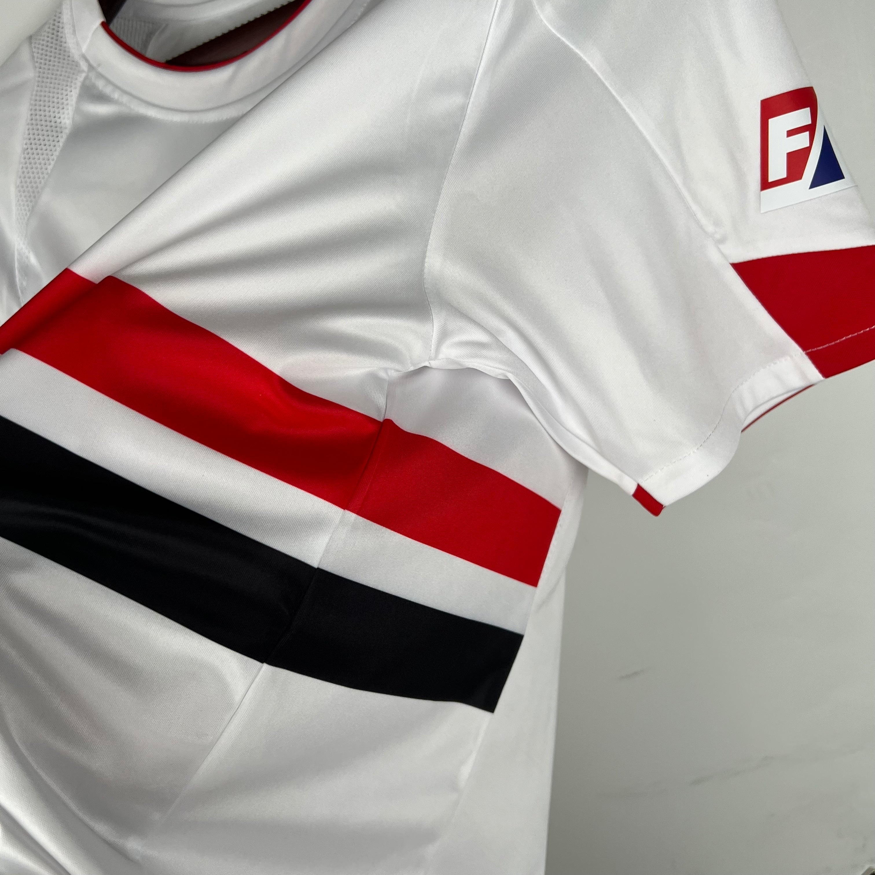 2000s Sao Paulo Retro Football Shirt | White Red Third