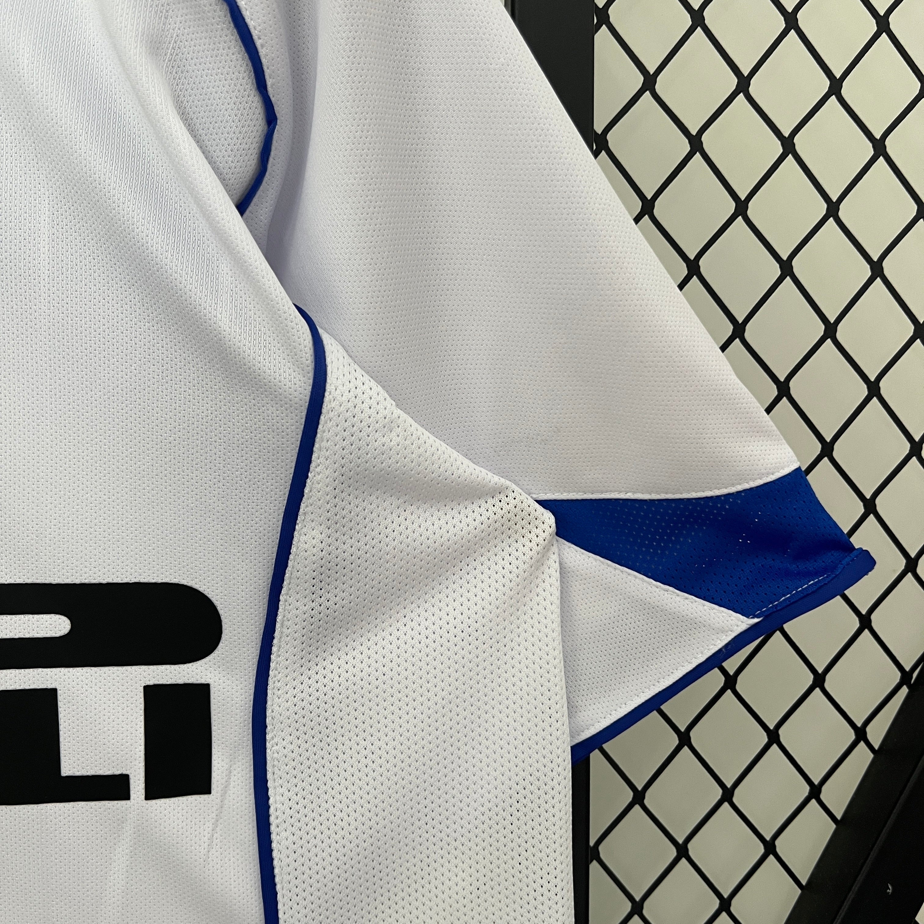 2000s Inter Milan Retro Football Shirt | White Blue Home