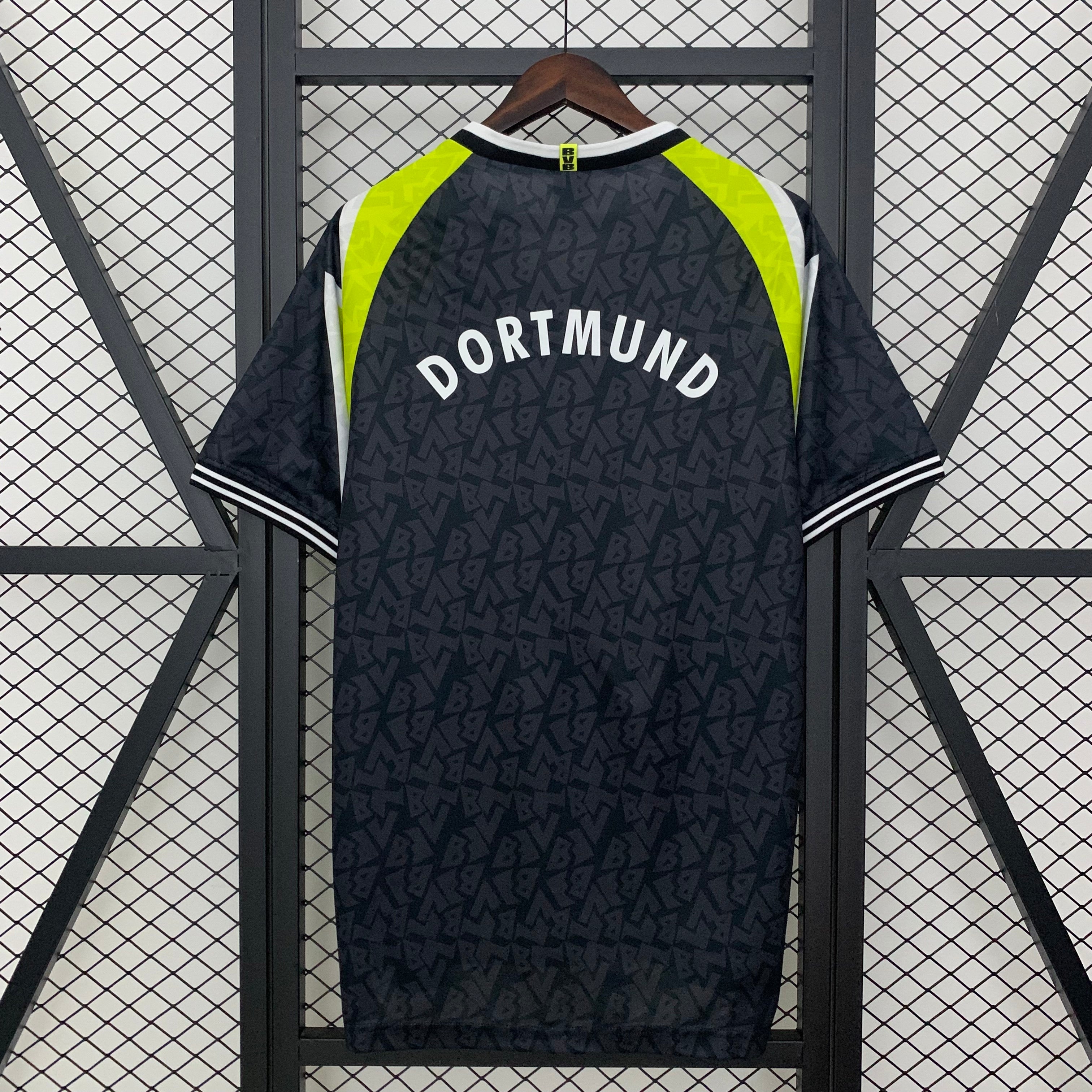 1990s Borussia Dortmund Retro Football Shirt | Black Yellow Home