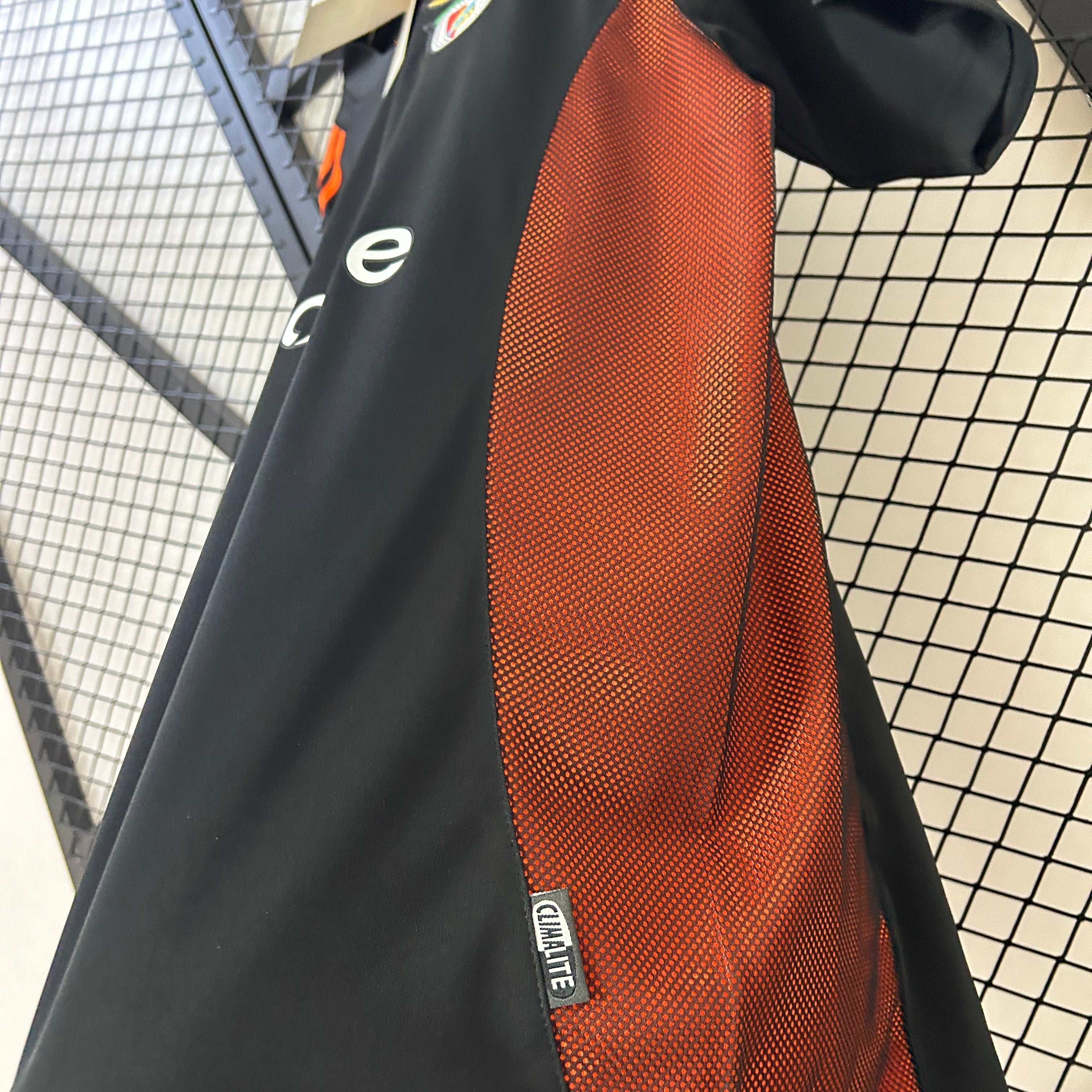 2000s Benfica Retro Football Shirt | Black Orange Home