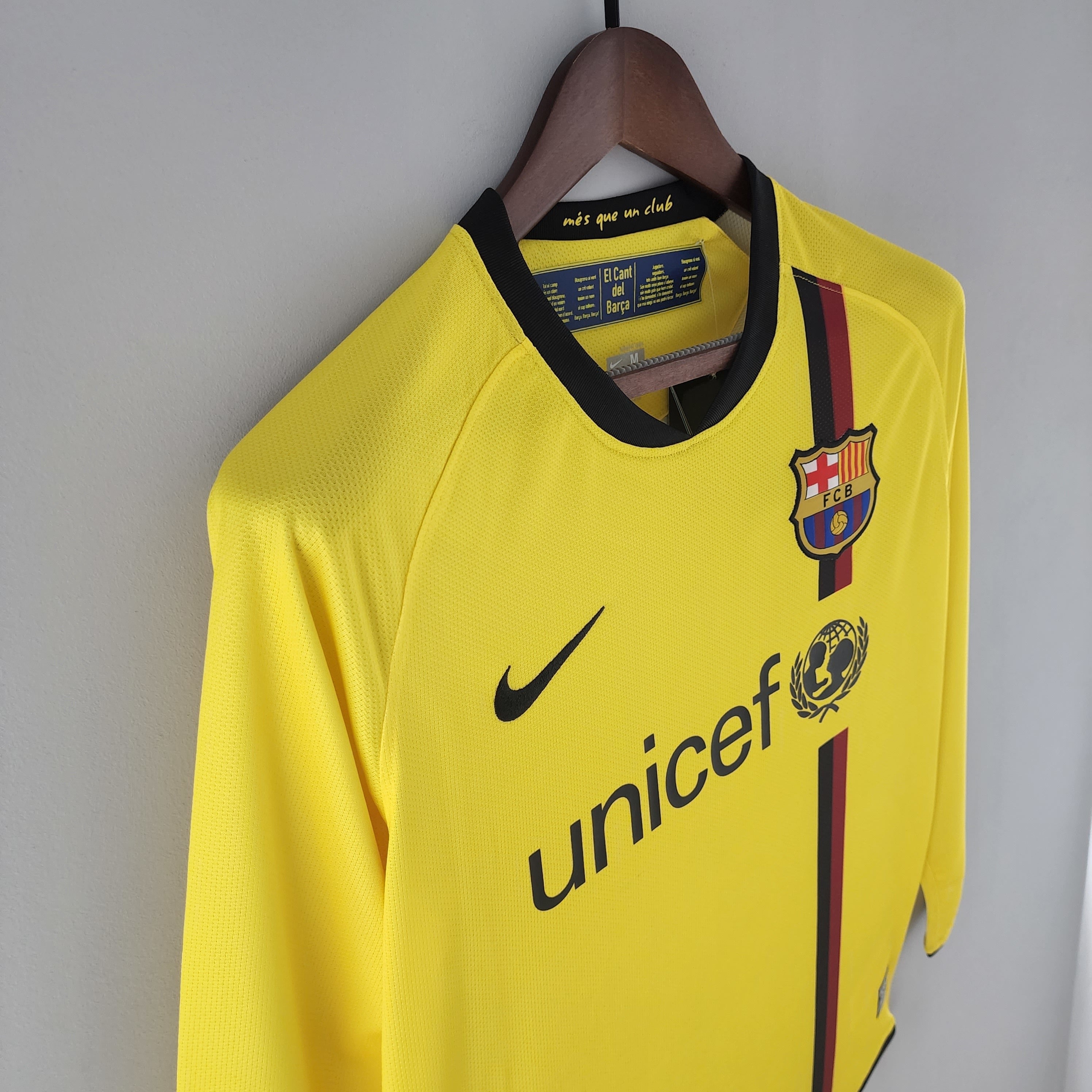 2000s Barcelona Retro Football Shirt | Yellow Black Away