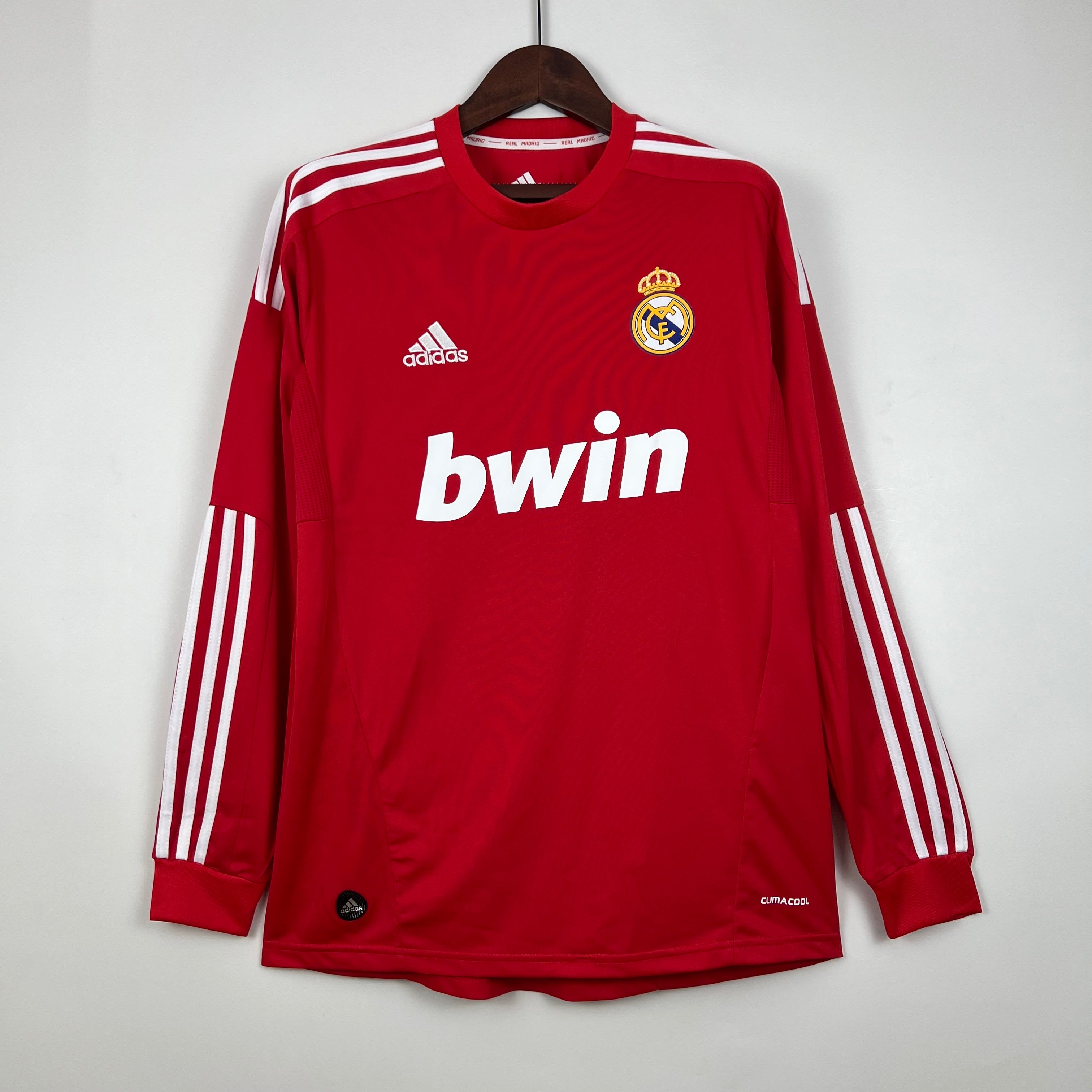 2000s Real Madrid Retro Football Shirt | Red White Home