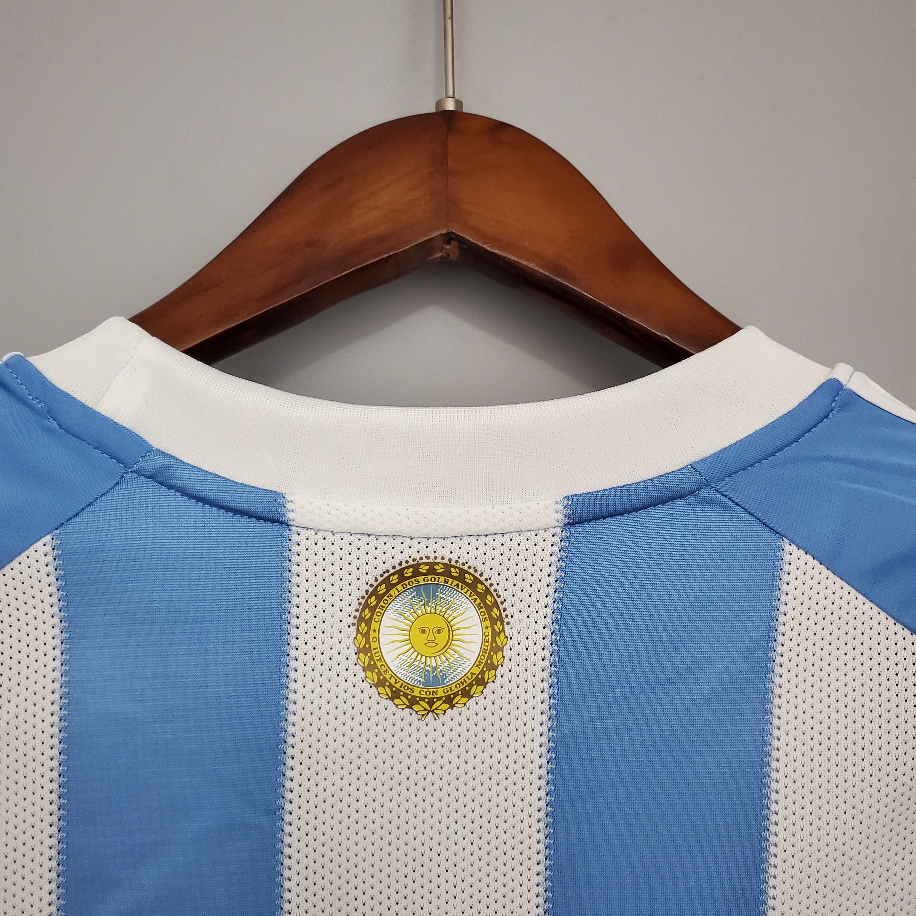 2000s Argentina Retro Football Shirt | Sky Blue White Home