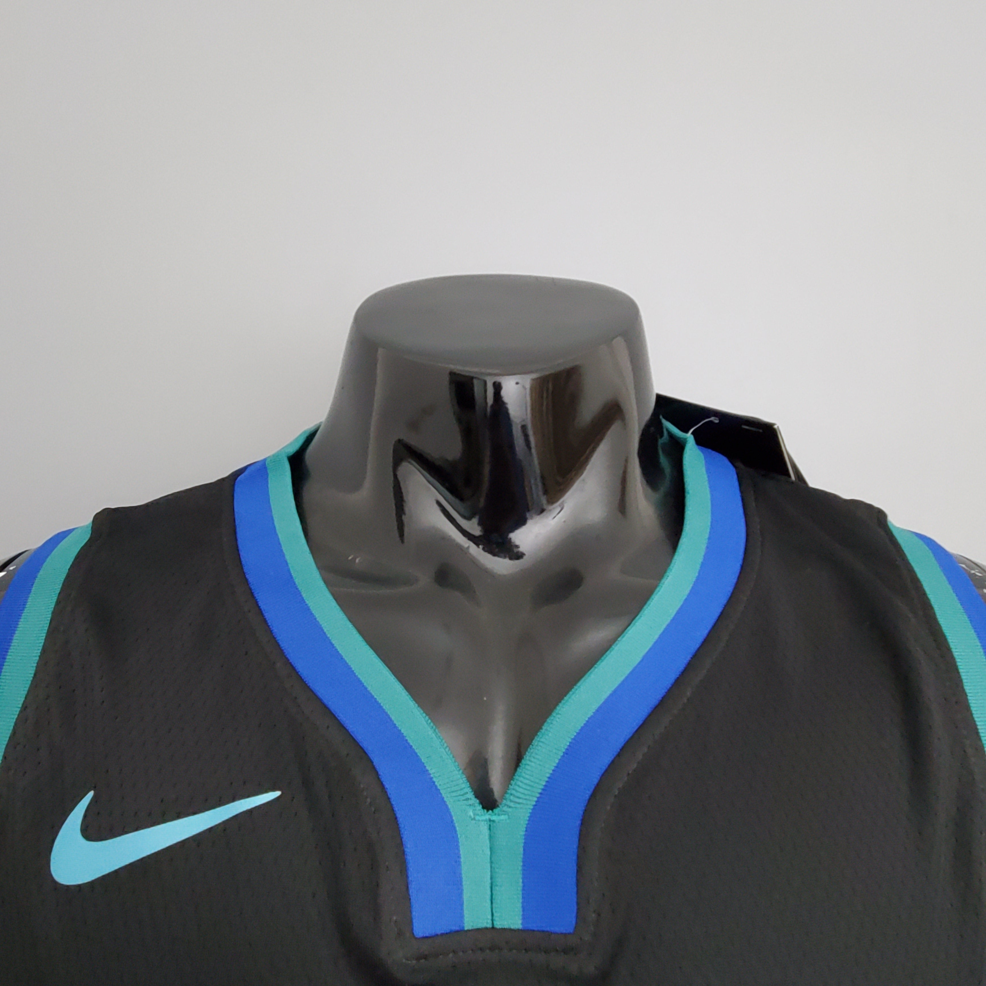 2023 Dallas Mavericks Dončić #77 Swingman Edition Jersey