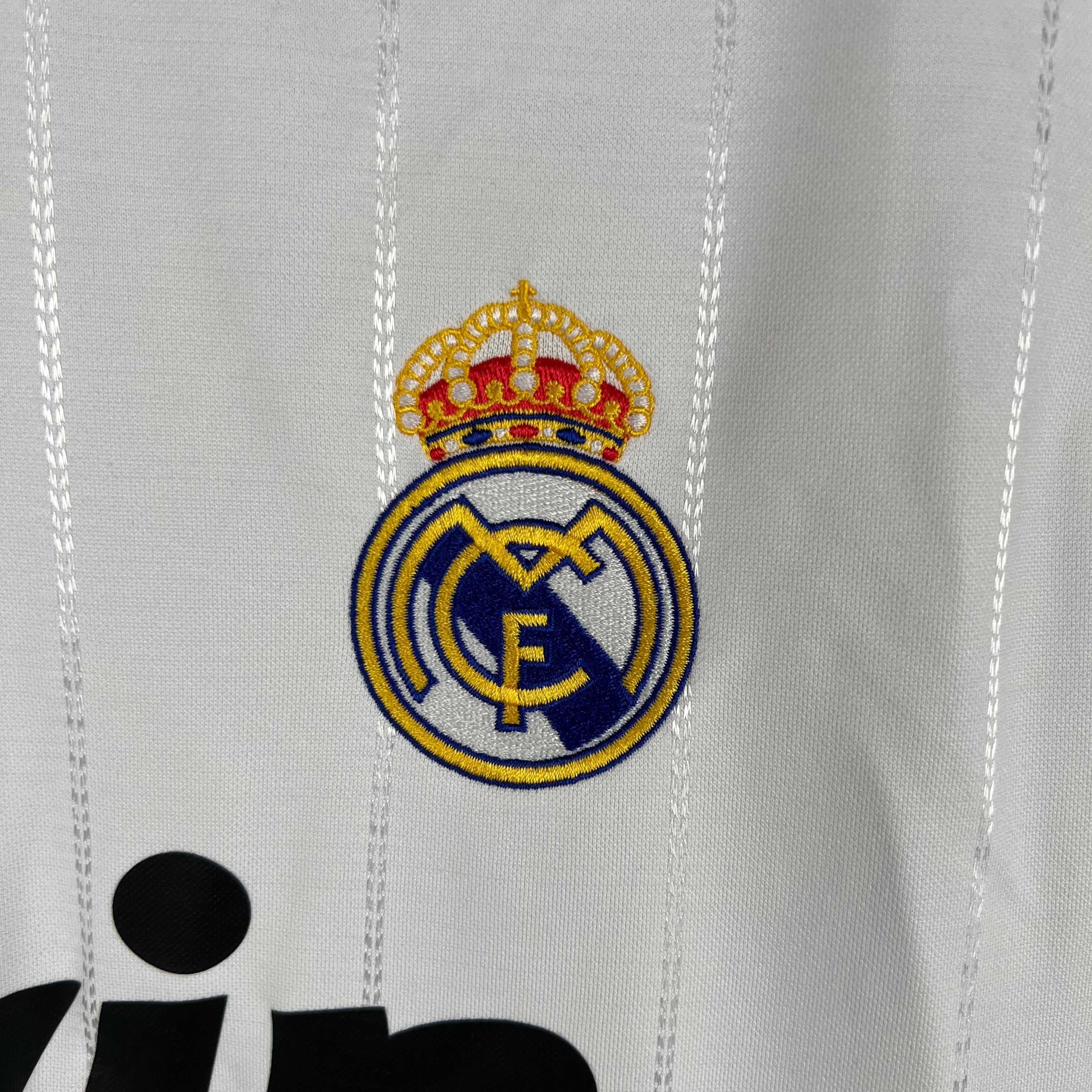 2000s Real Madrid Retro Football Shirt | White Navy Home