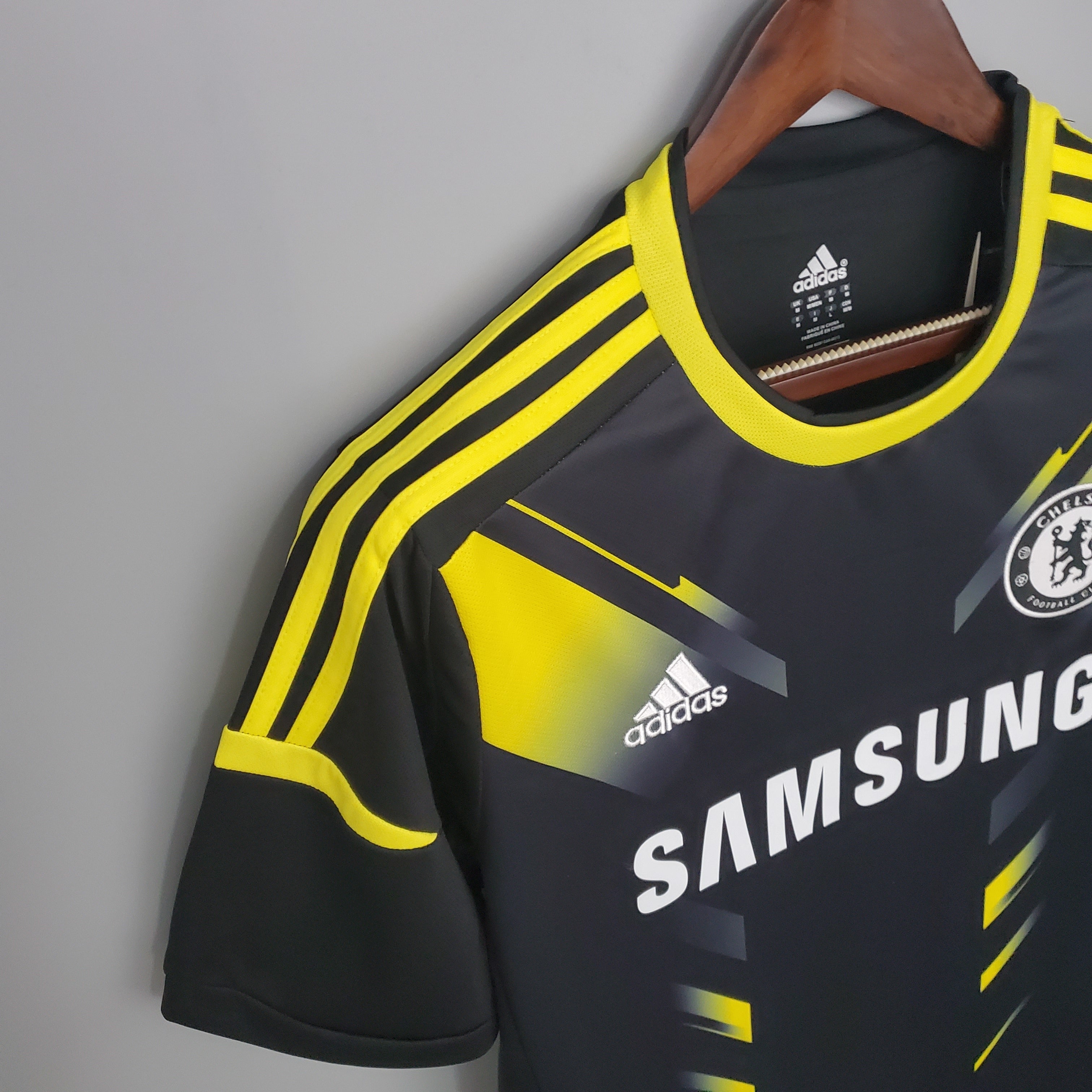 2000s Chelsea Retro Football Shirt | Black Yellow Home