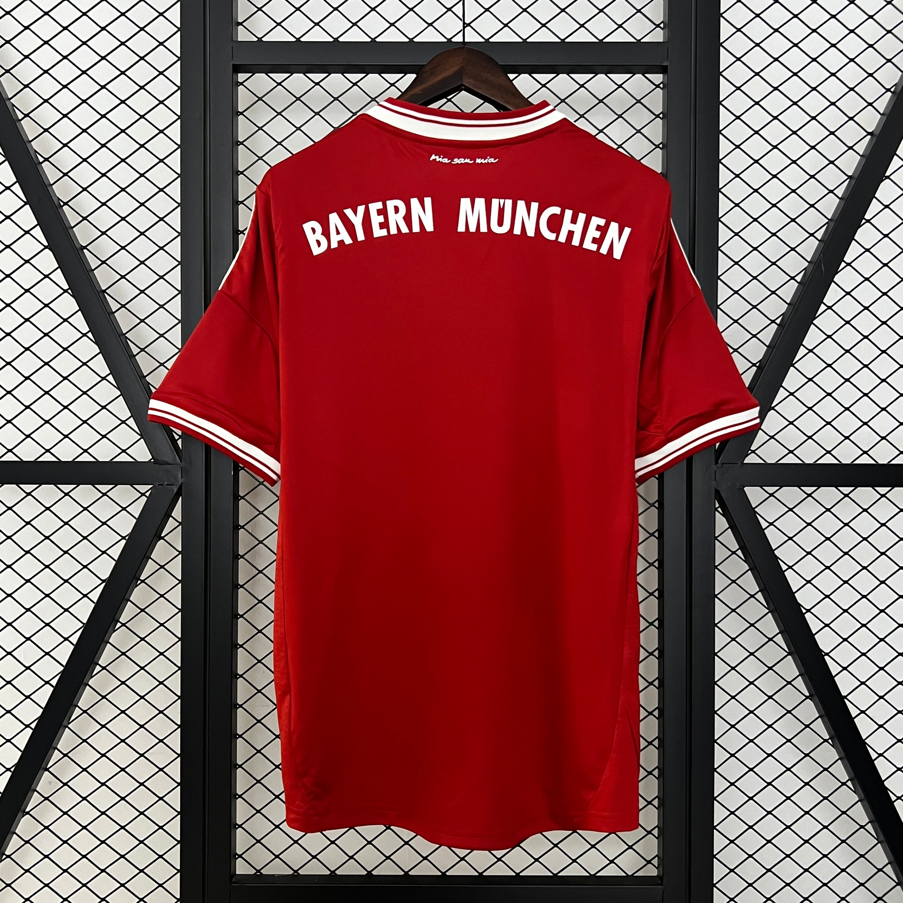 1990s Bayern Munich Retro Football Shirt | Red White Home