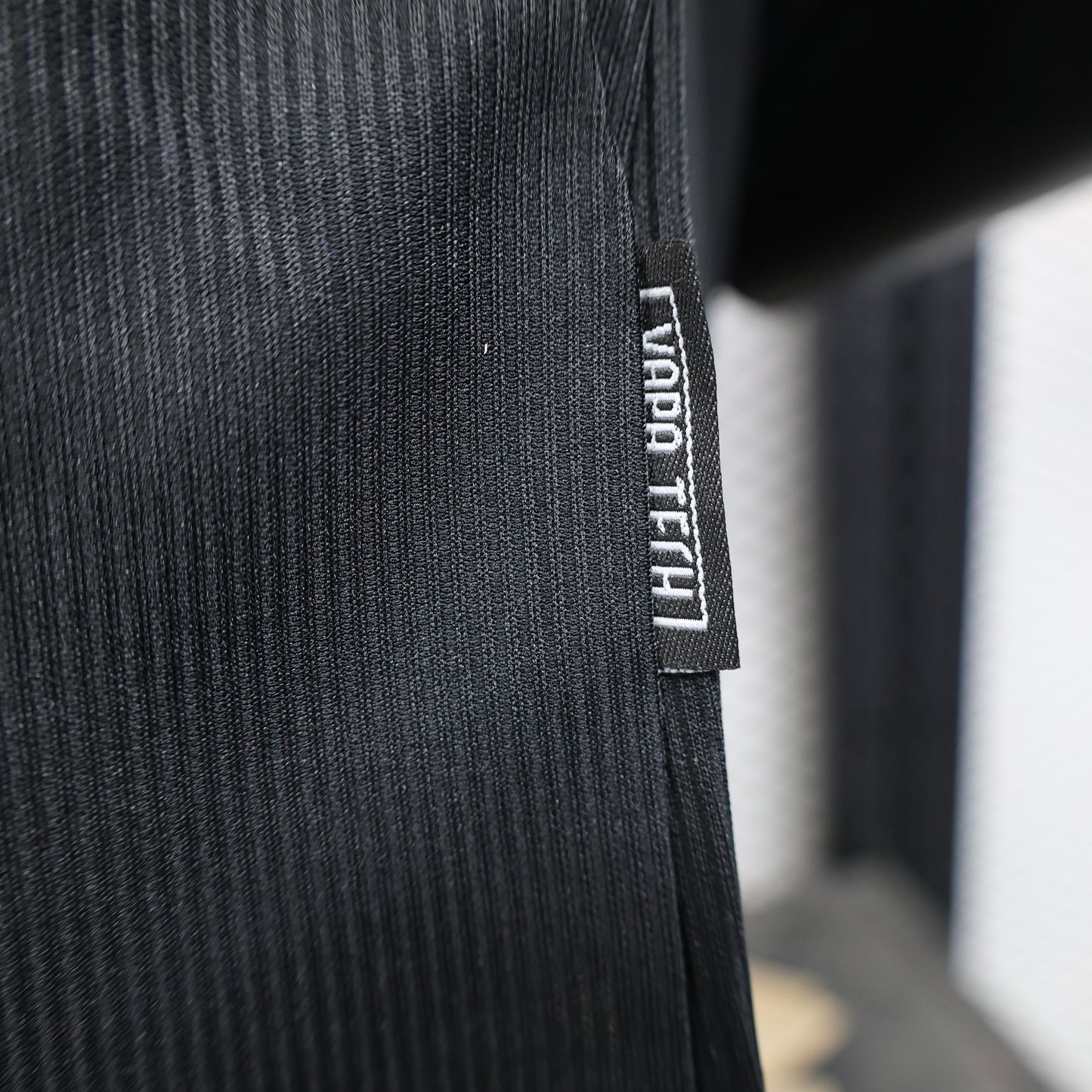 1990s Manchester United Retro Football Shirt | Black Red Home