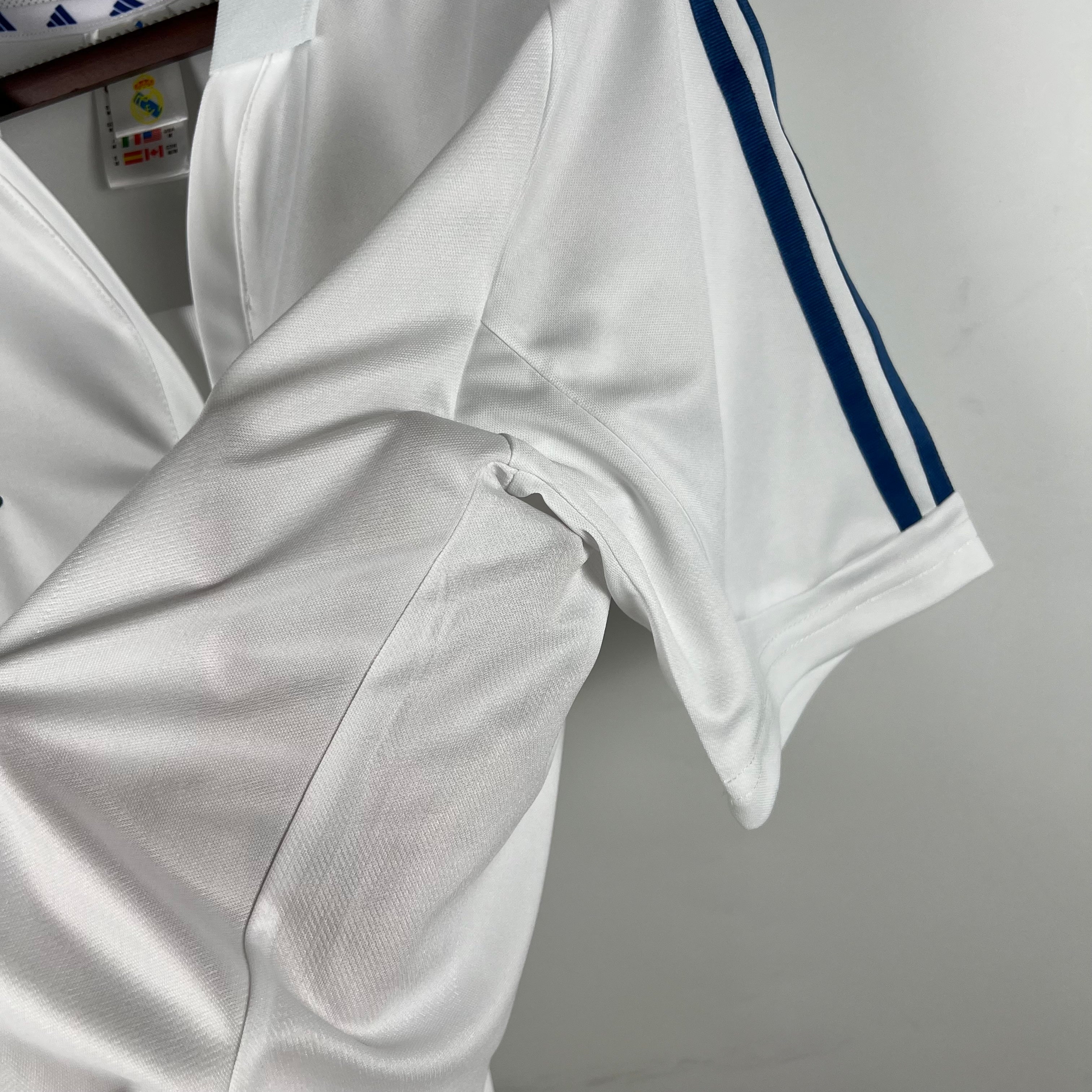 2000s Real Madrid Retro Football Shirt | White Blue Home