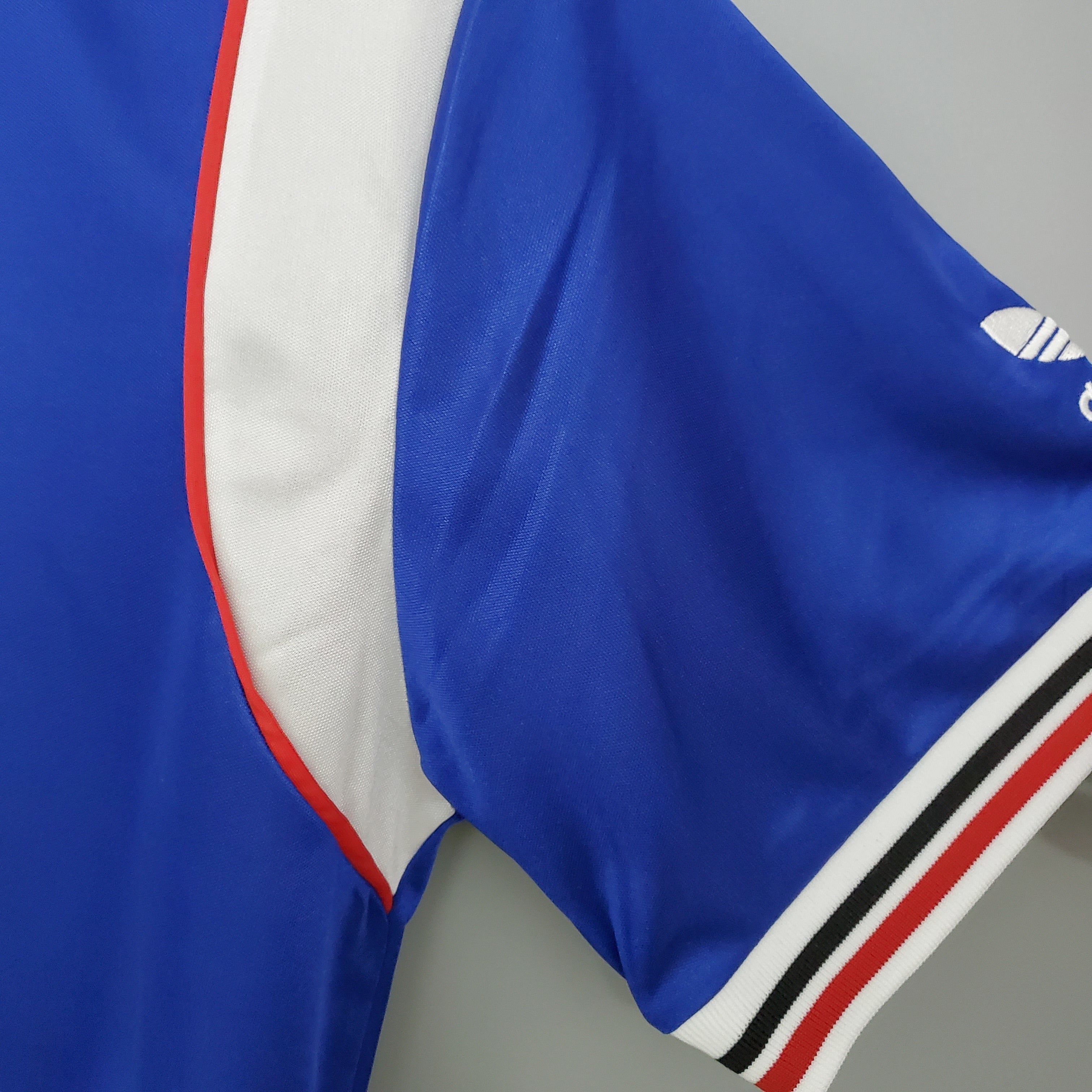 1980s Manchester United Retro Football Shirt | Blue White Home