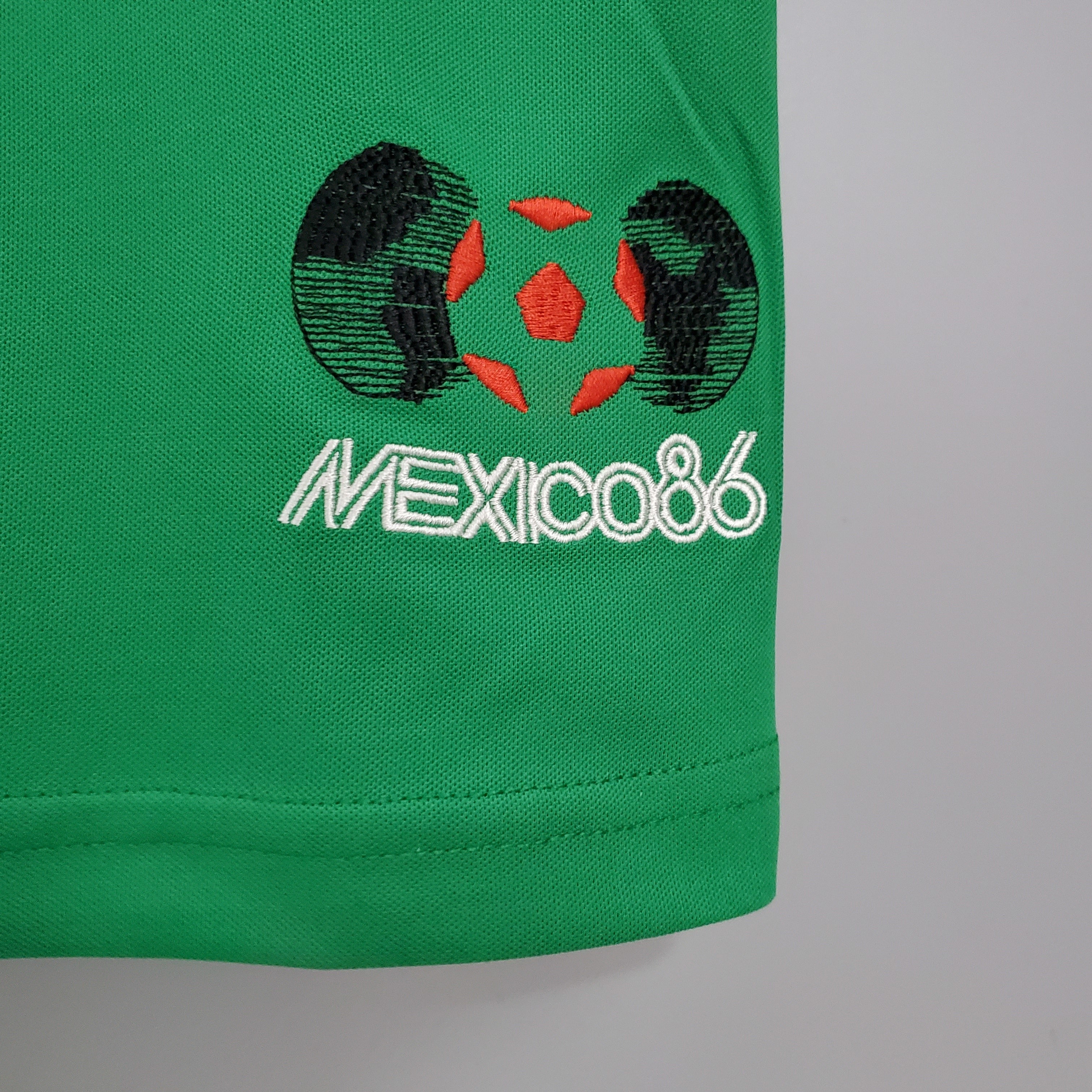 1980s Mexico Retro Football Shirt | Green White Home