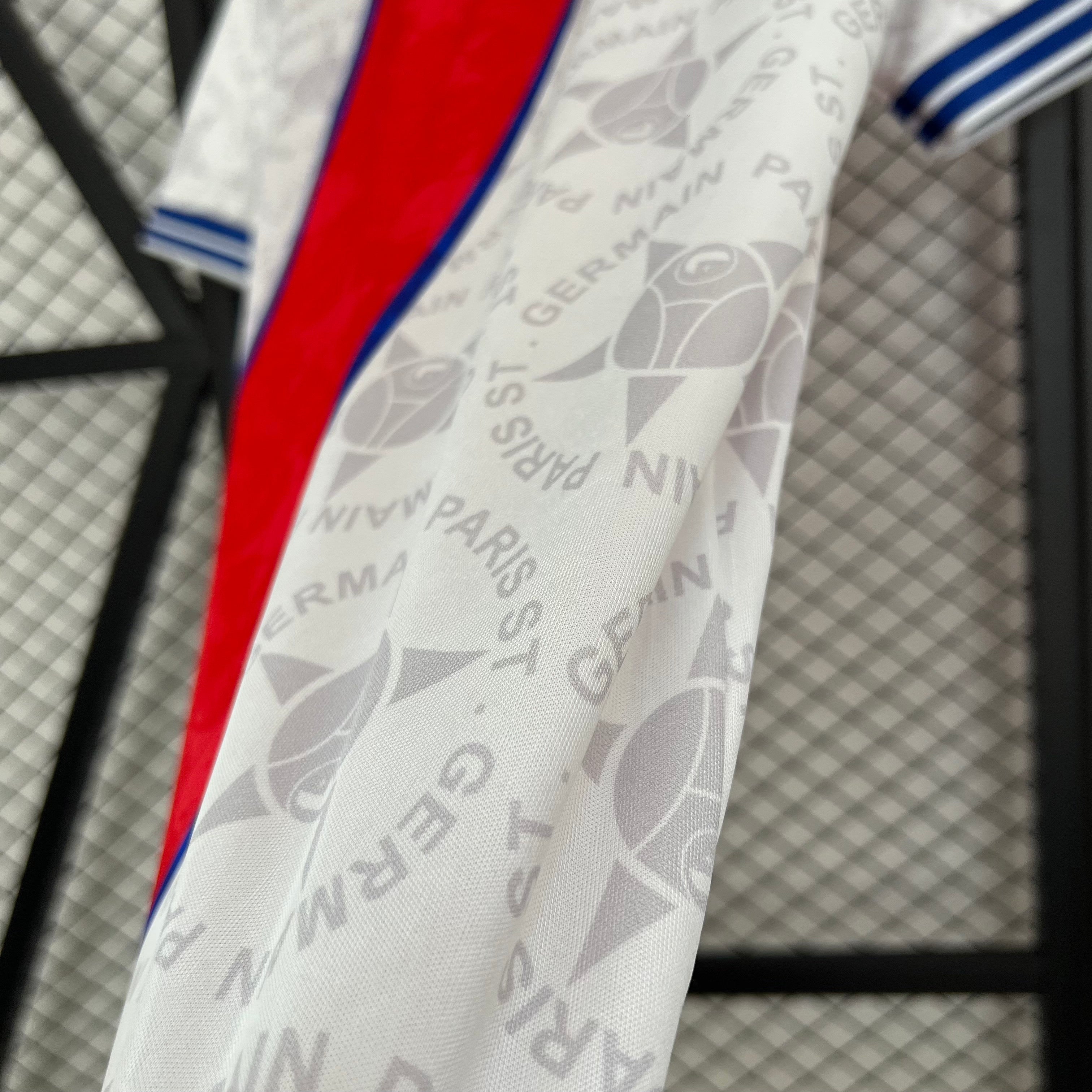 1990s Paris Saint-Germain Retro Football Shirt | White Red Home