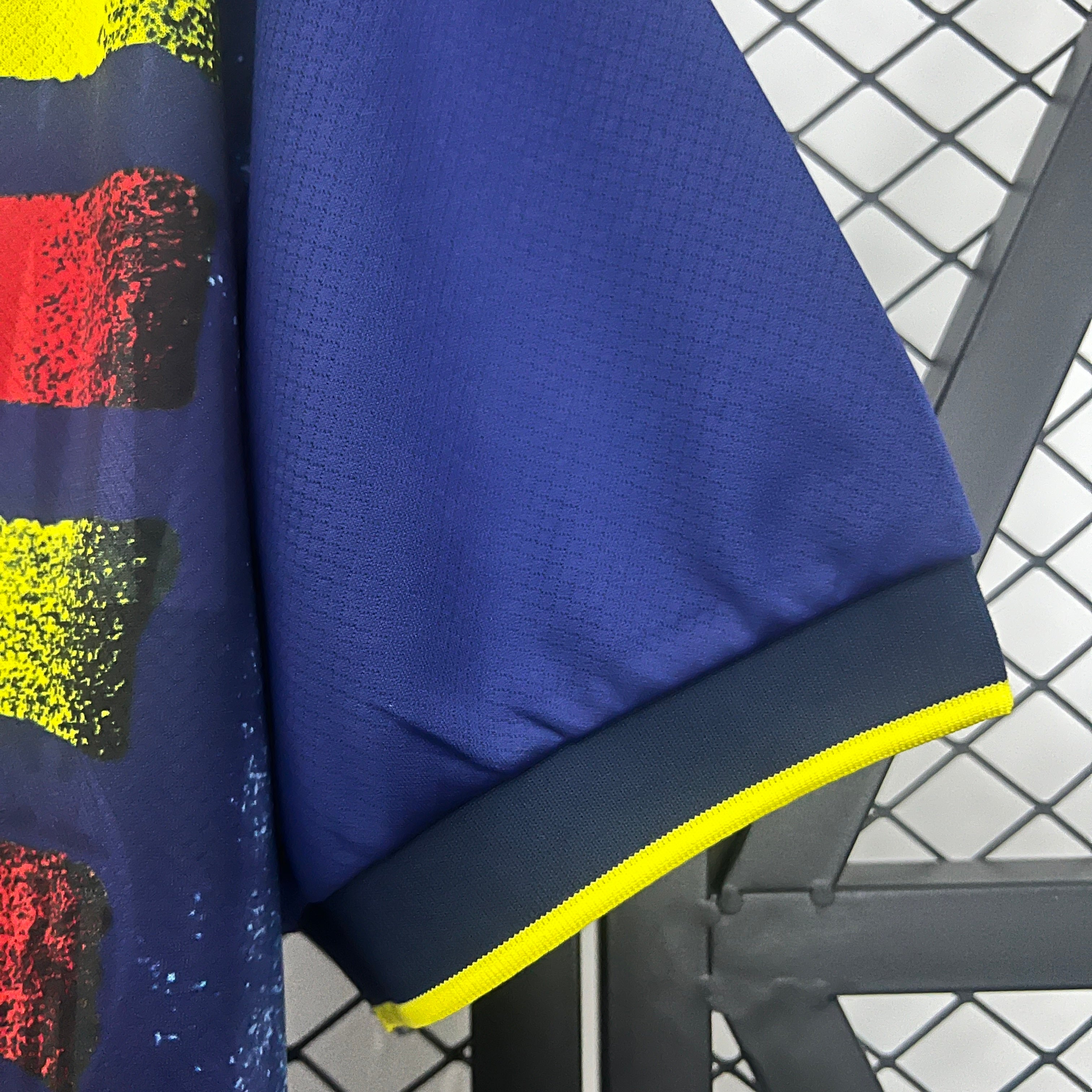 1990s Valencia Retro Football Shirt | Navy Yellow Home