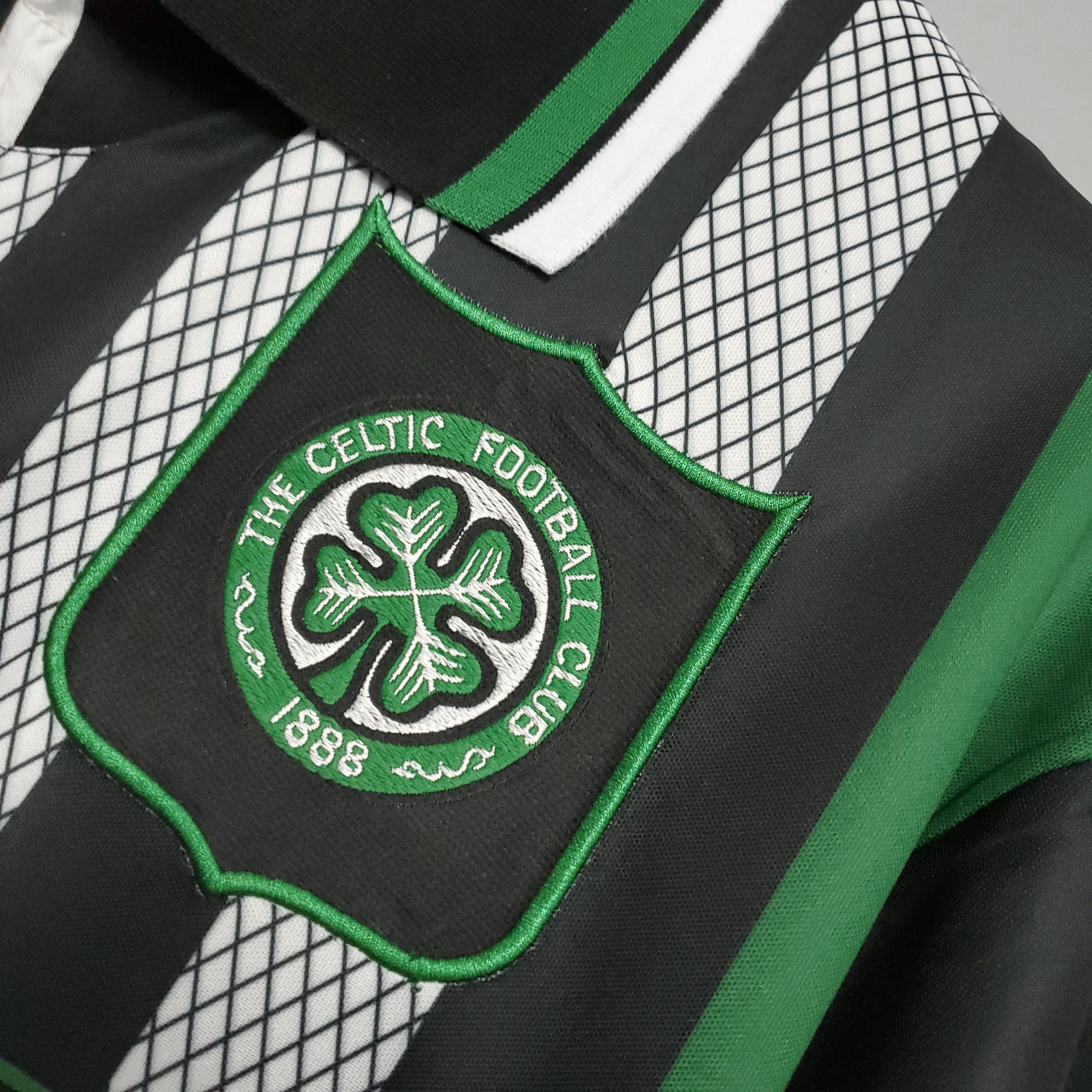 1990s Celtic Retro Football Shirt | Green Black Home