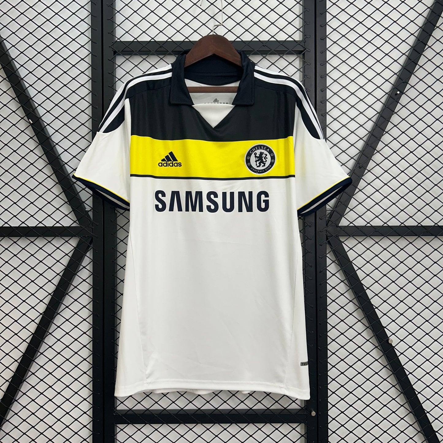 2000s Chelsea Retro Football Shirt | Yellow Black Home